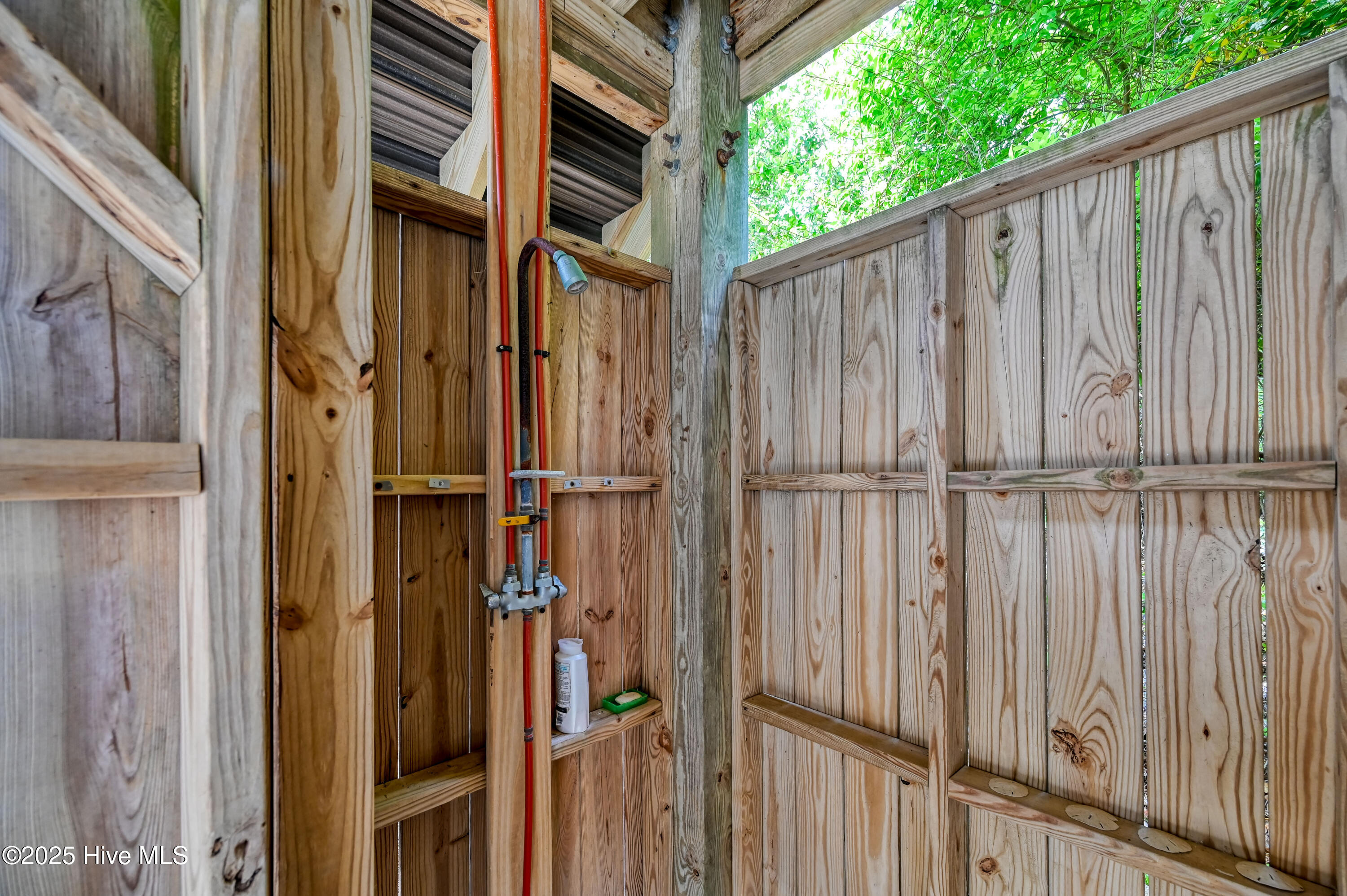 100502638 | Photo 13