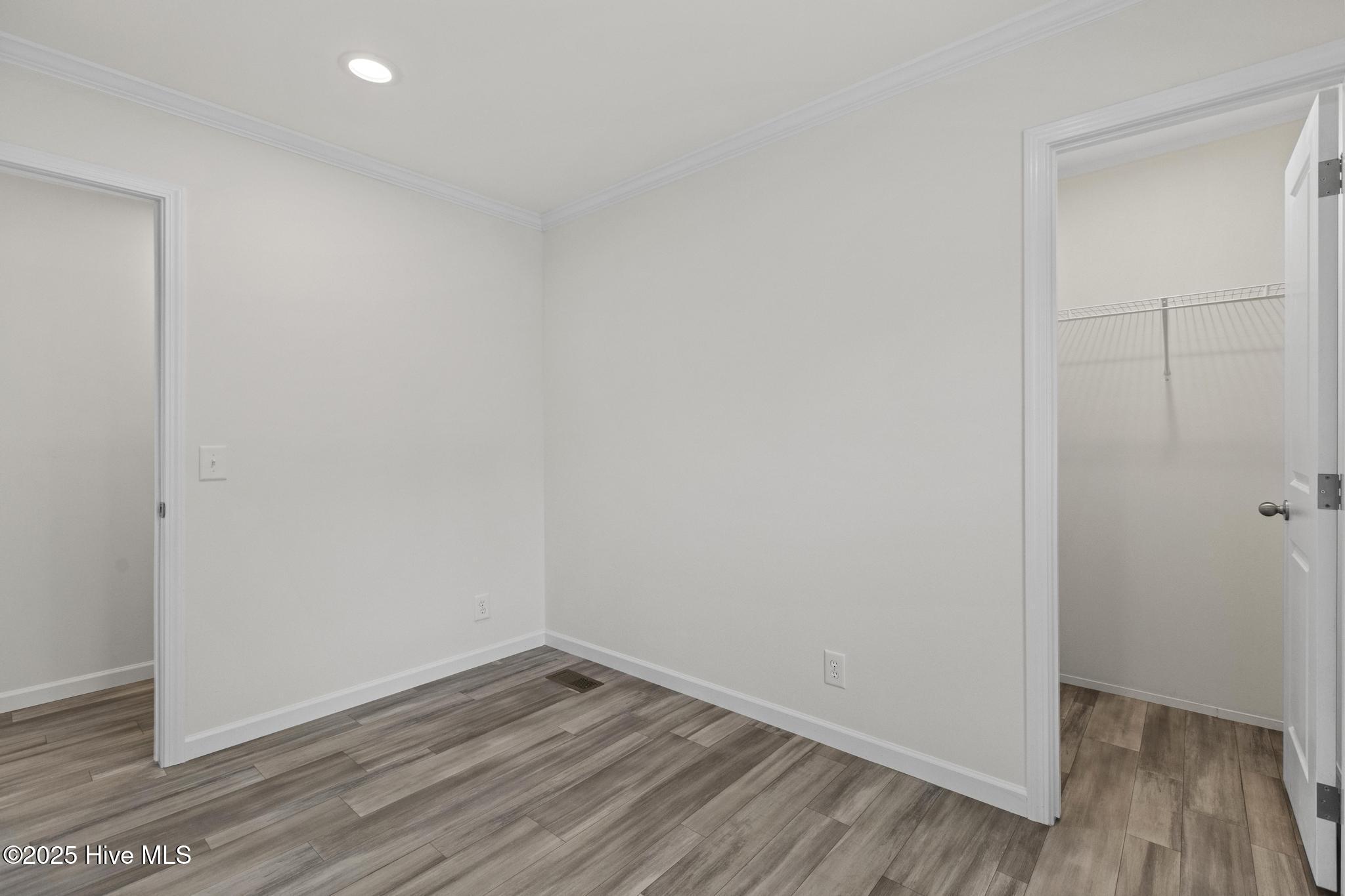 Undisclosed Address, Hampstead, NC, 28443