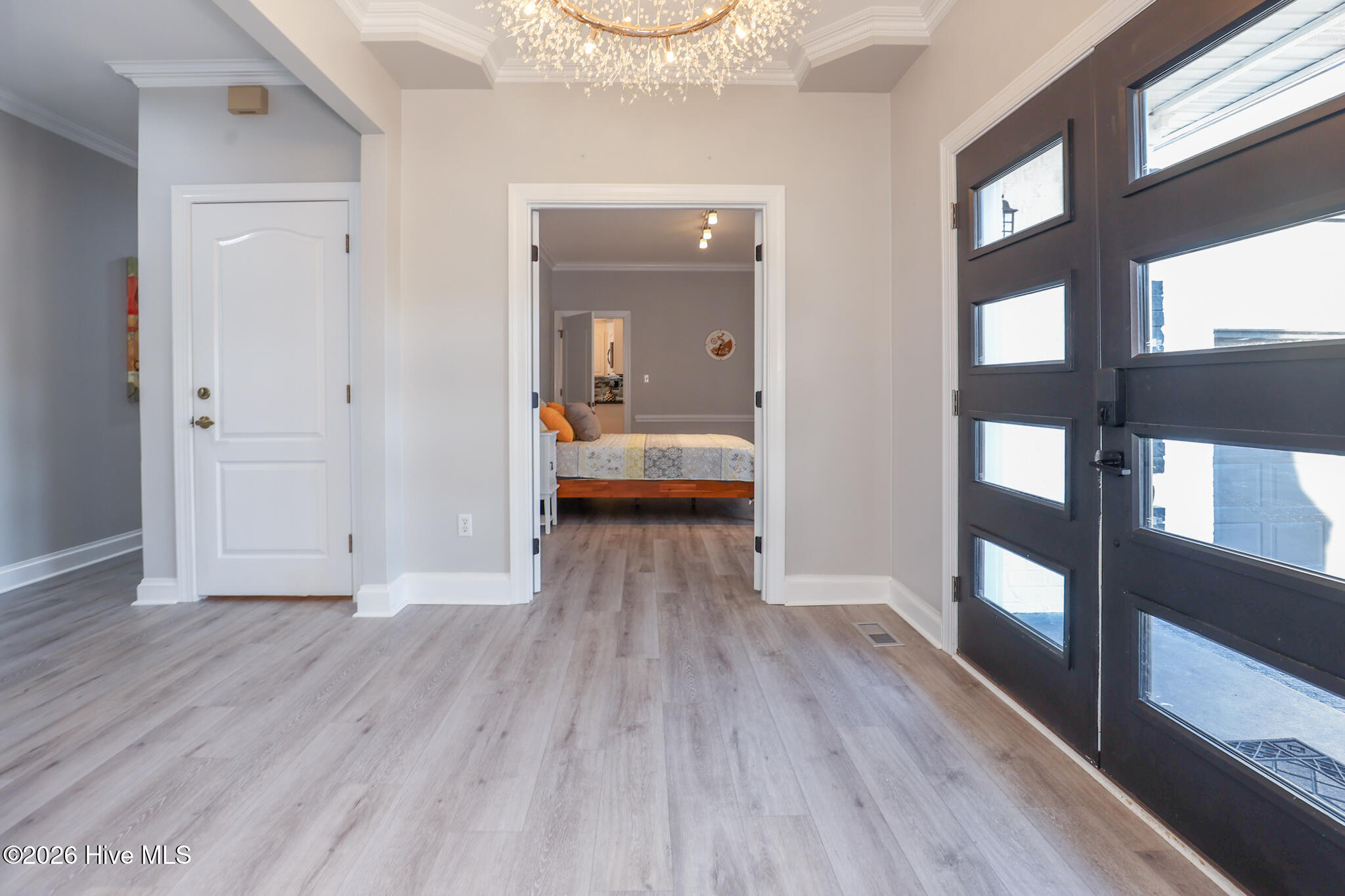 100556044 | Photo 34