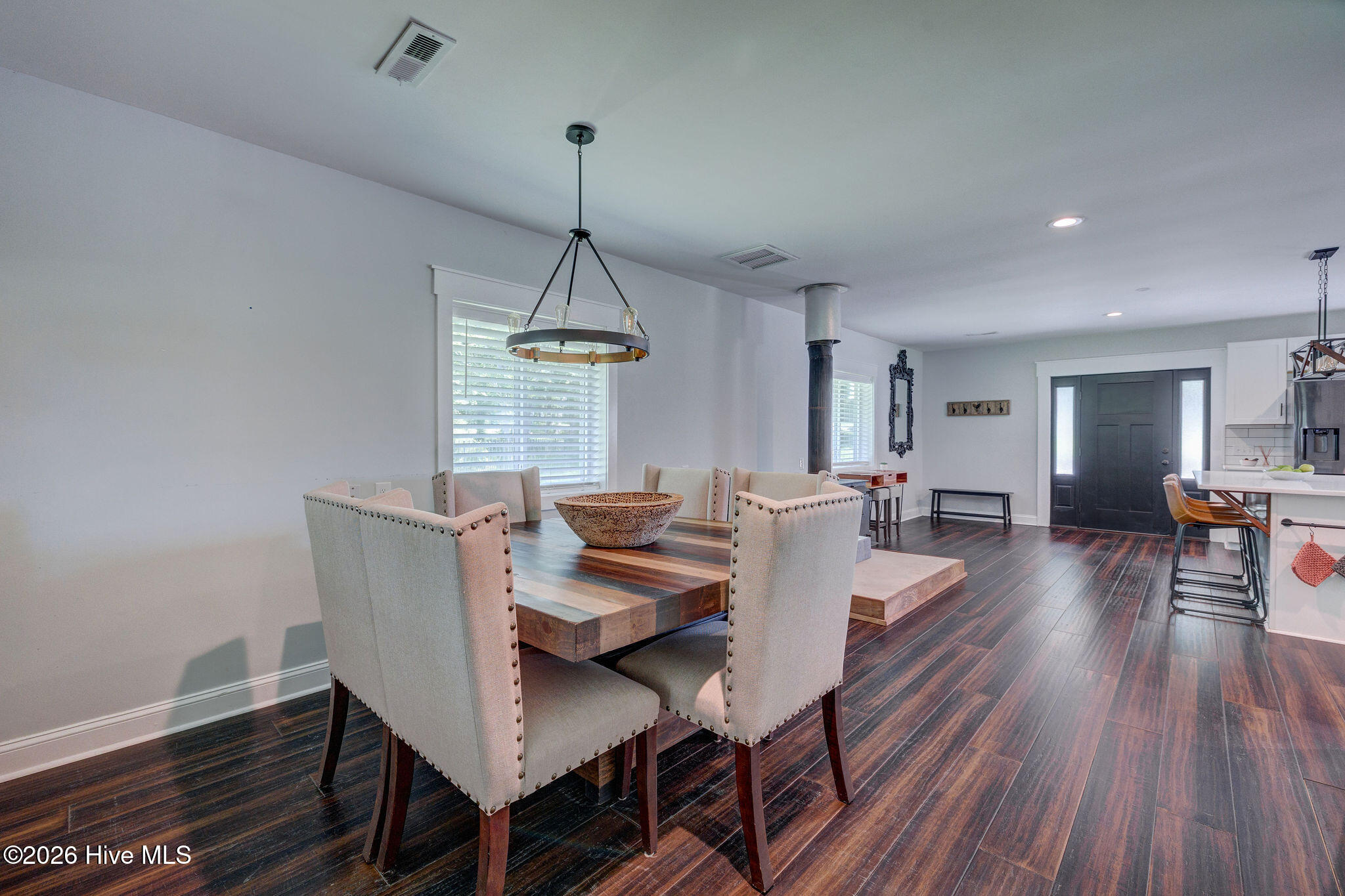 100558109 | Photo 21