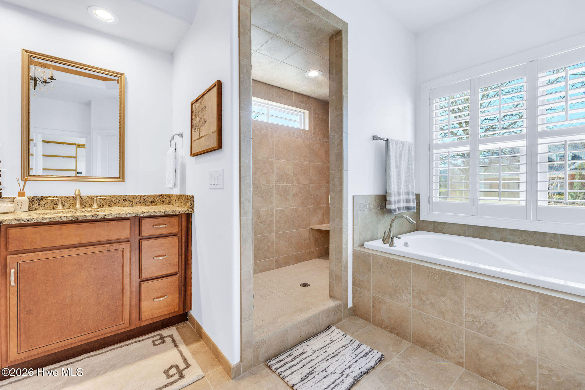 100553978 | Photo 22