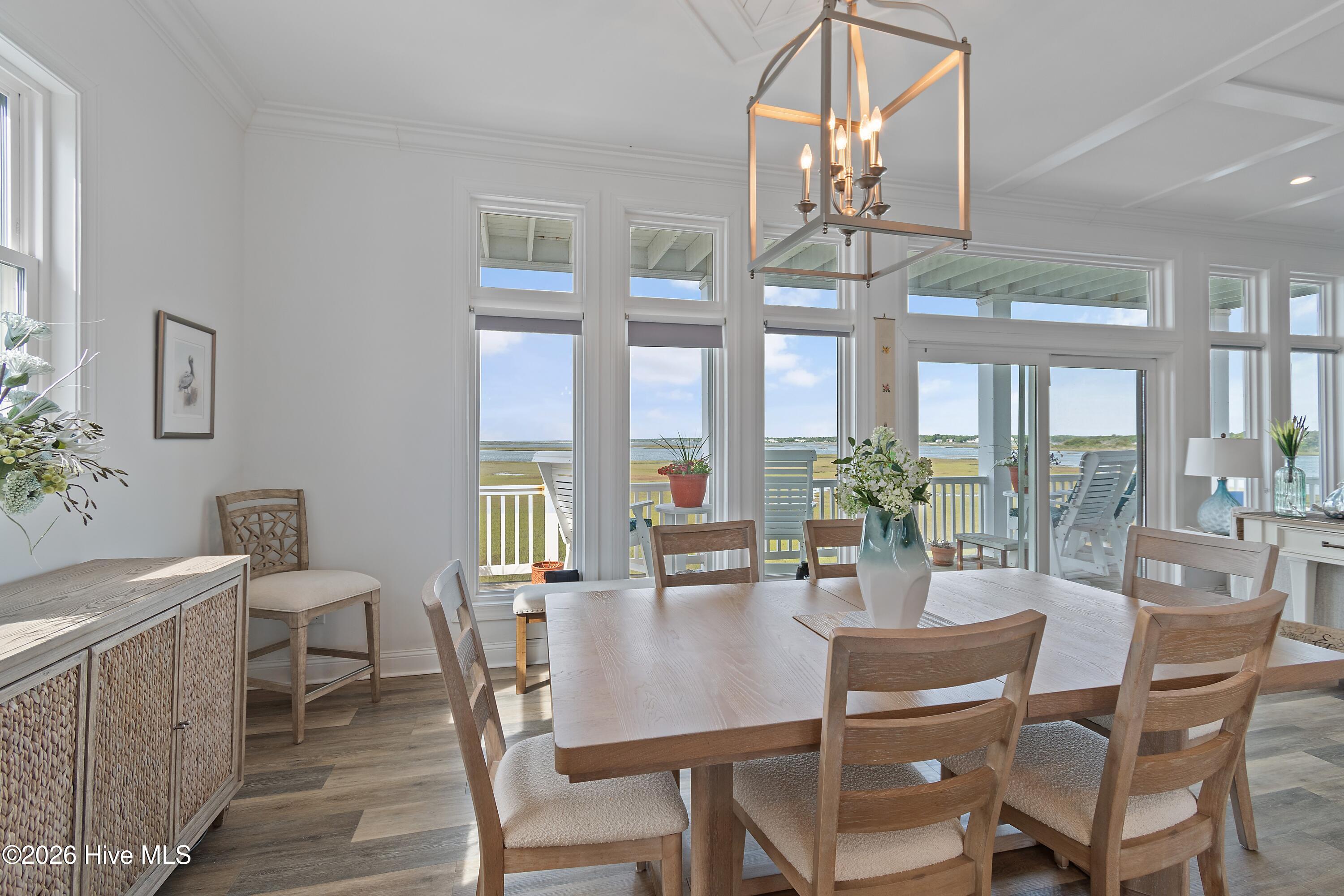 100569393 | Photo 19