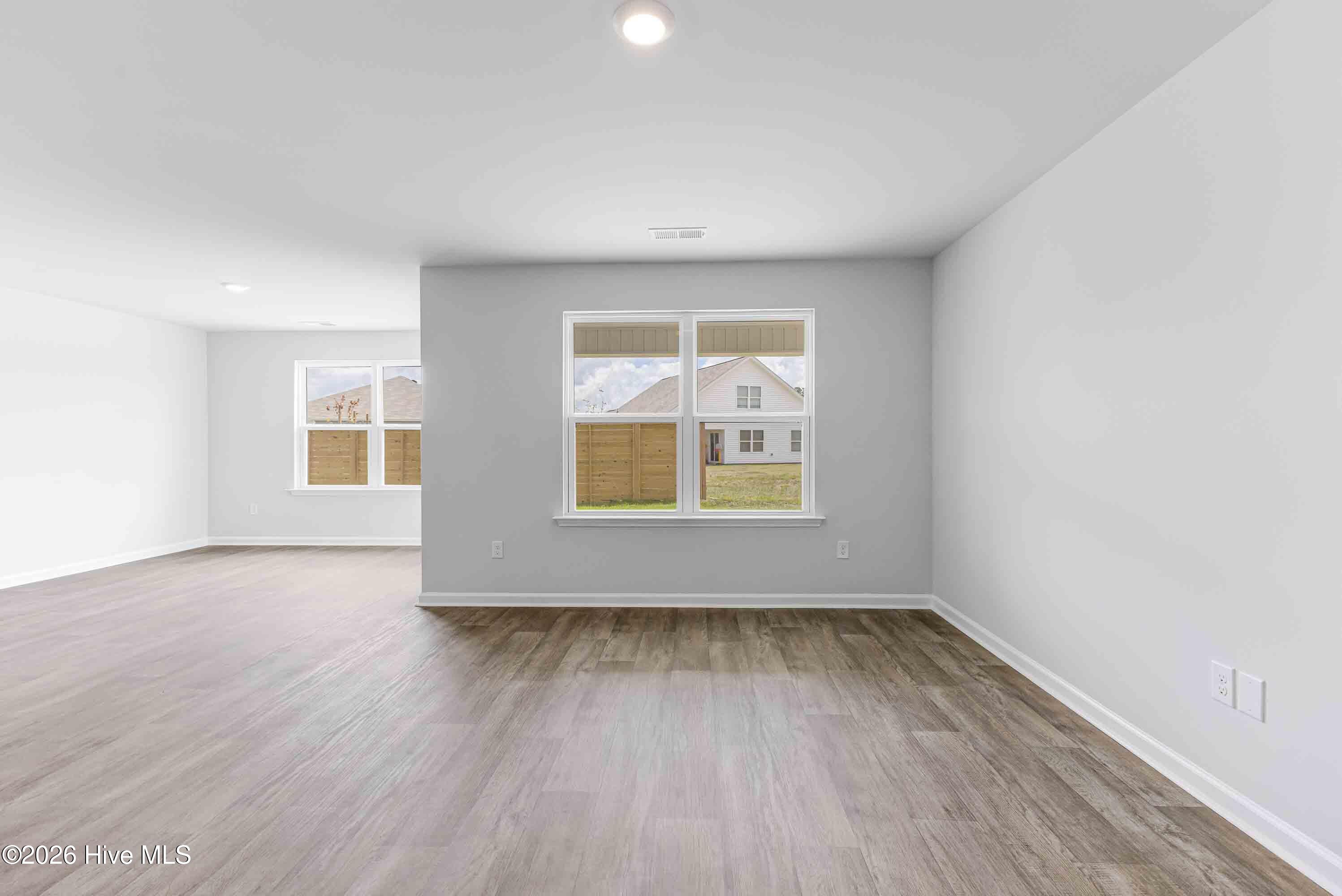 100569617 | Photo 16