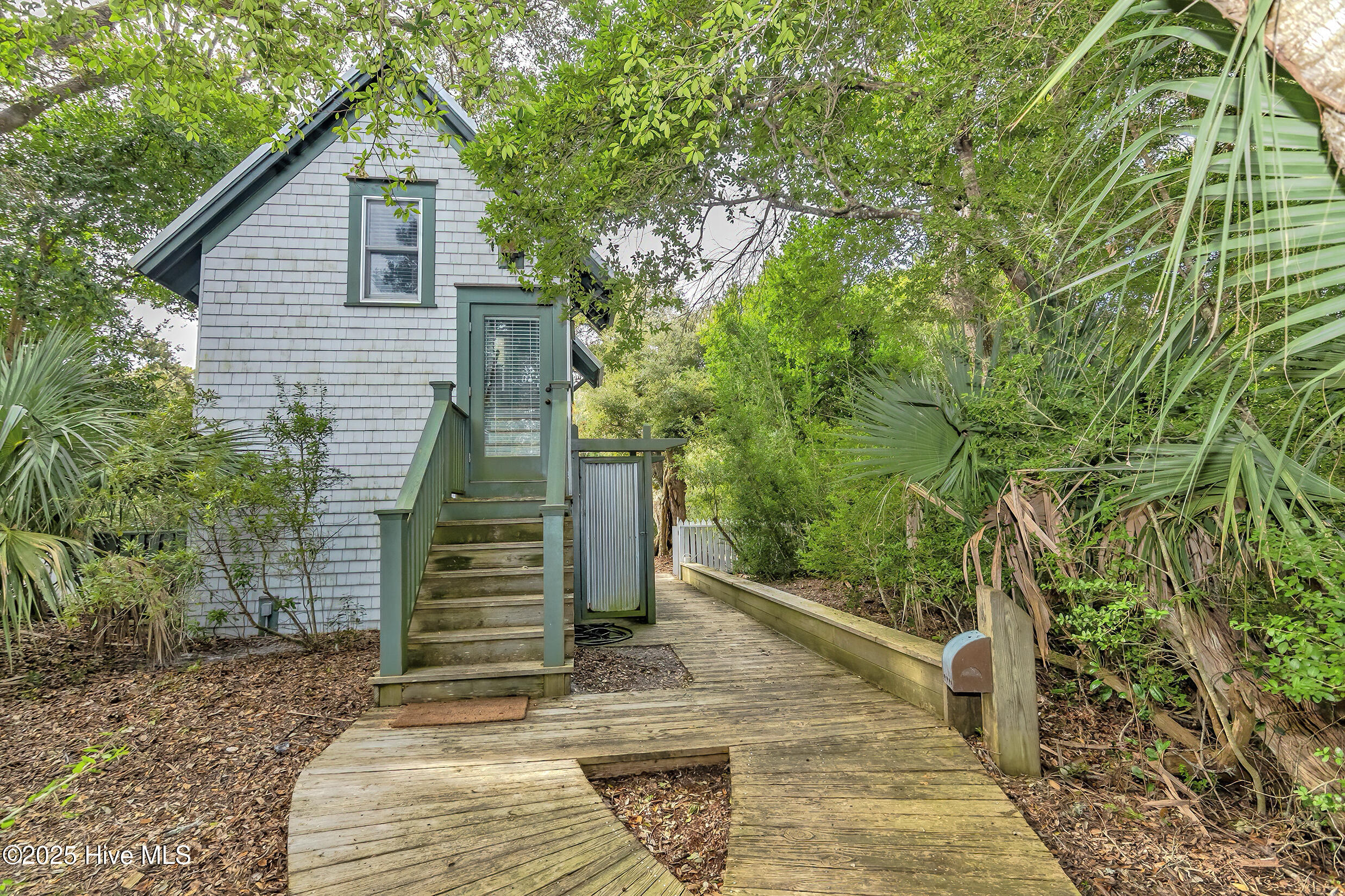 100528350 | Photo 32