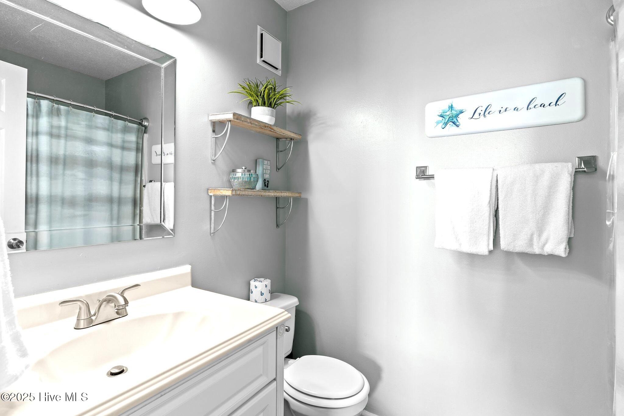 100530114 | Photo 18