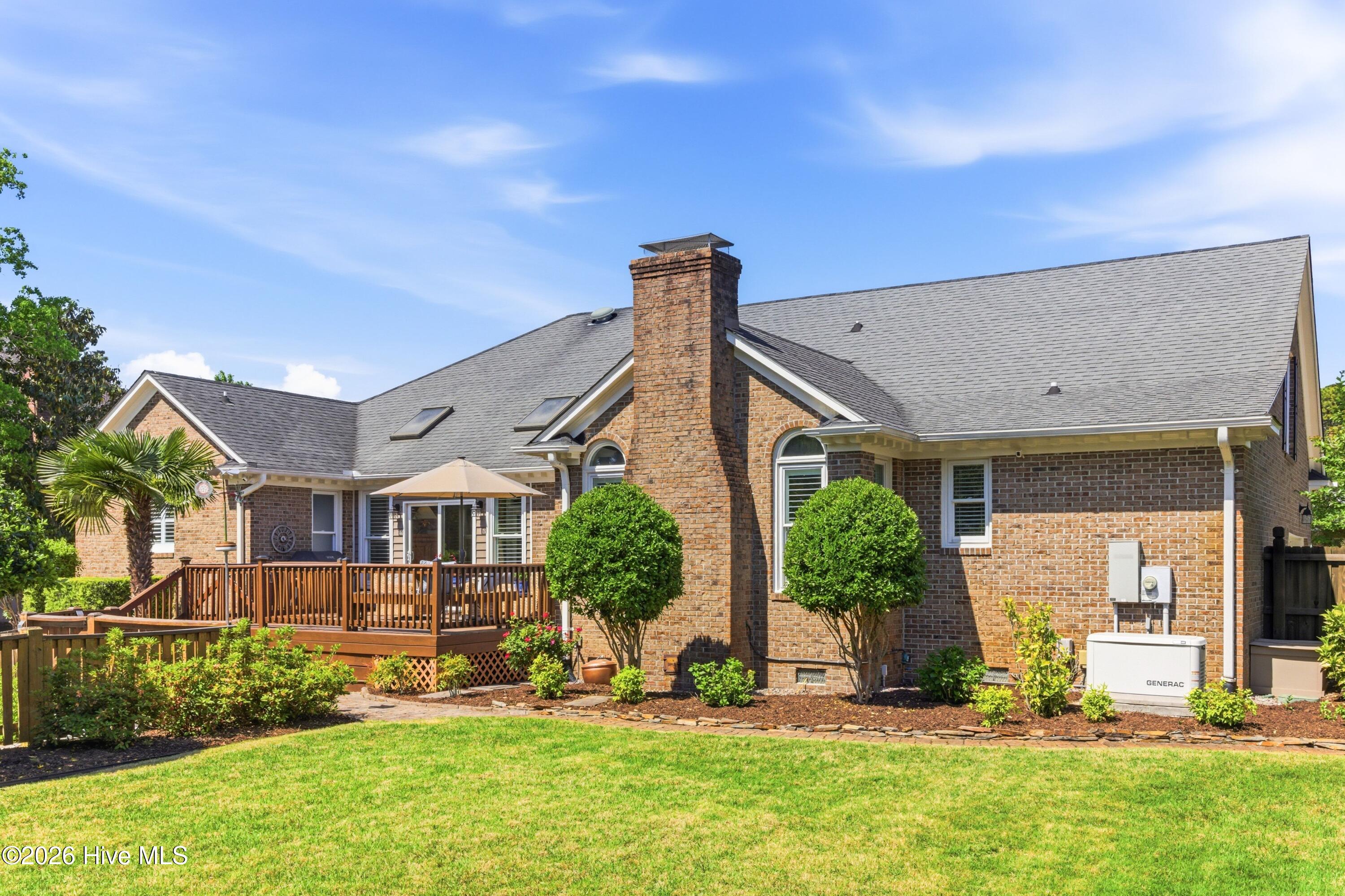 100568689 | Photo 32