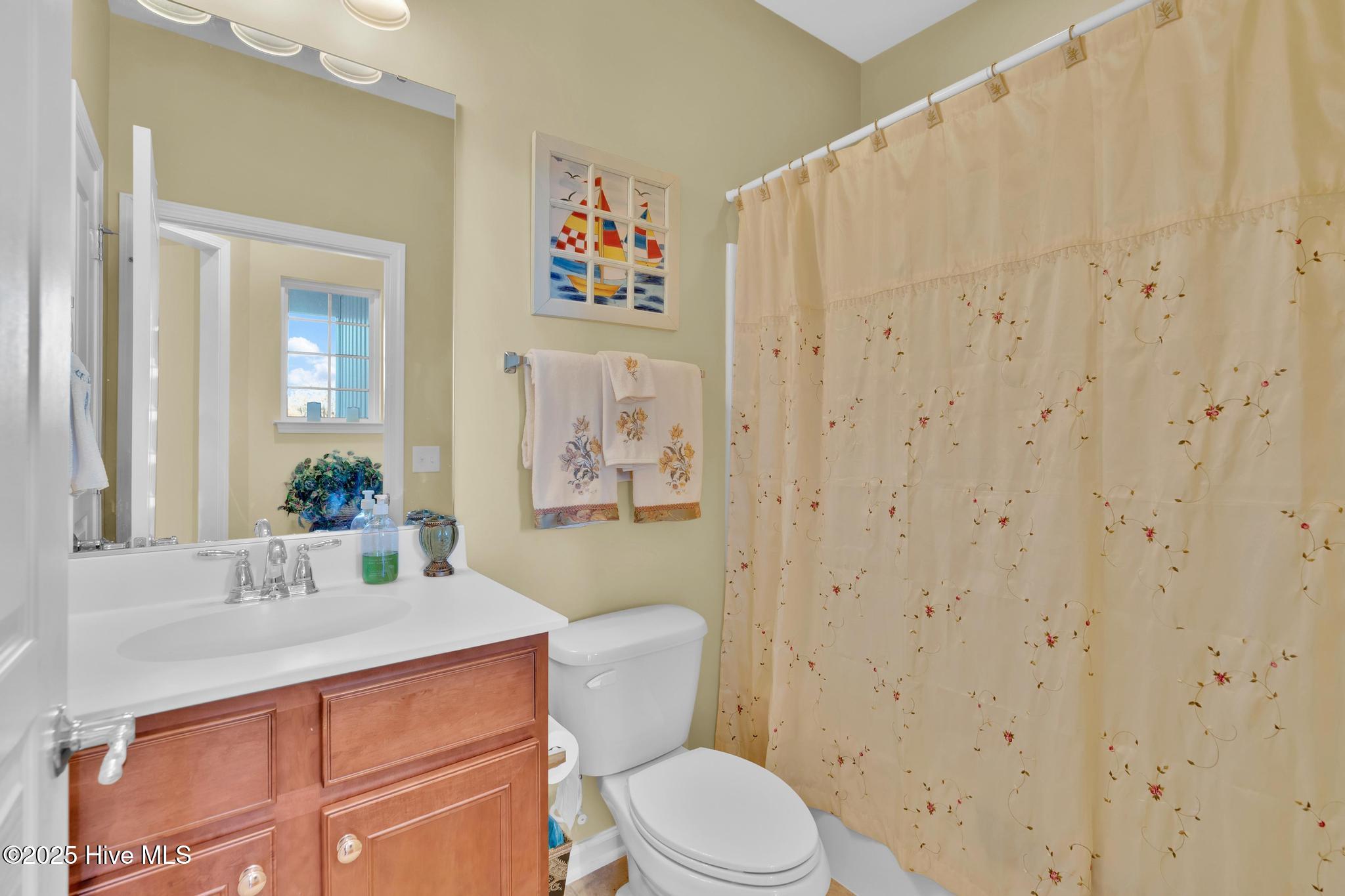 100540290 | Photo 26