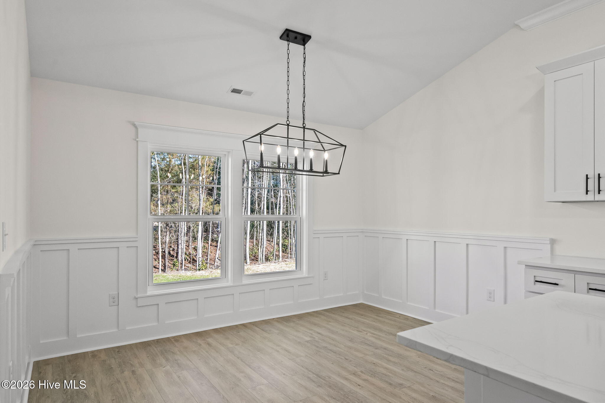 100552175 | Photo 21