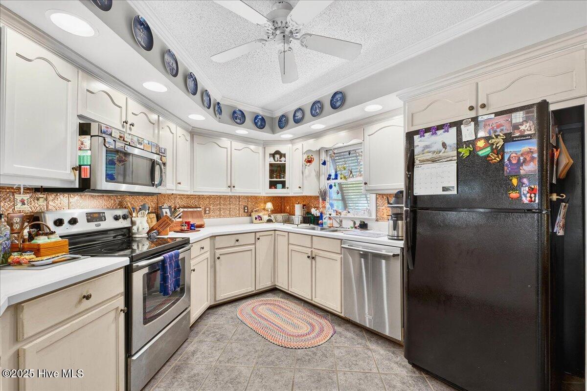 100517839 | Photo 36