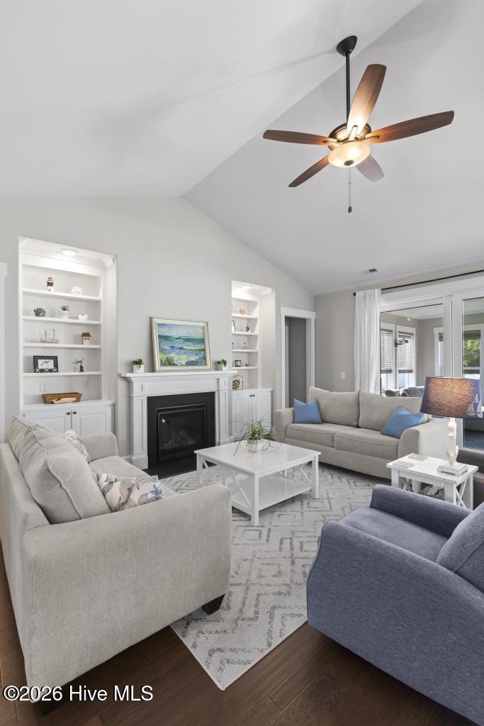 100558898 | Photo 14