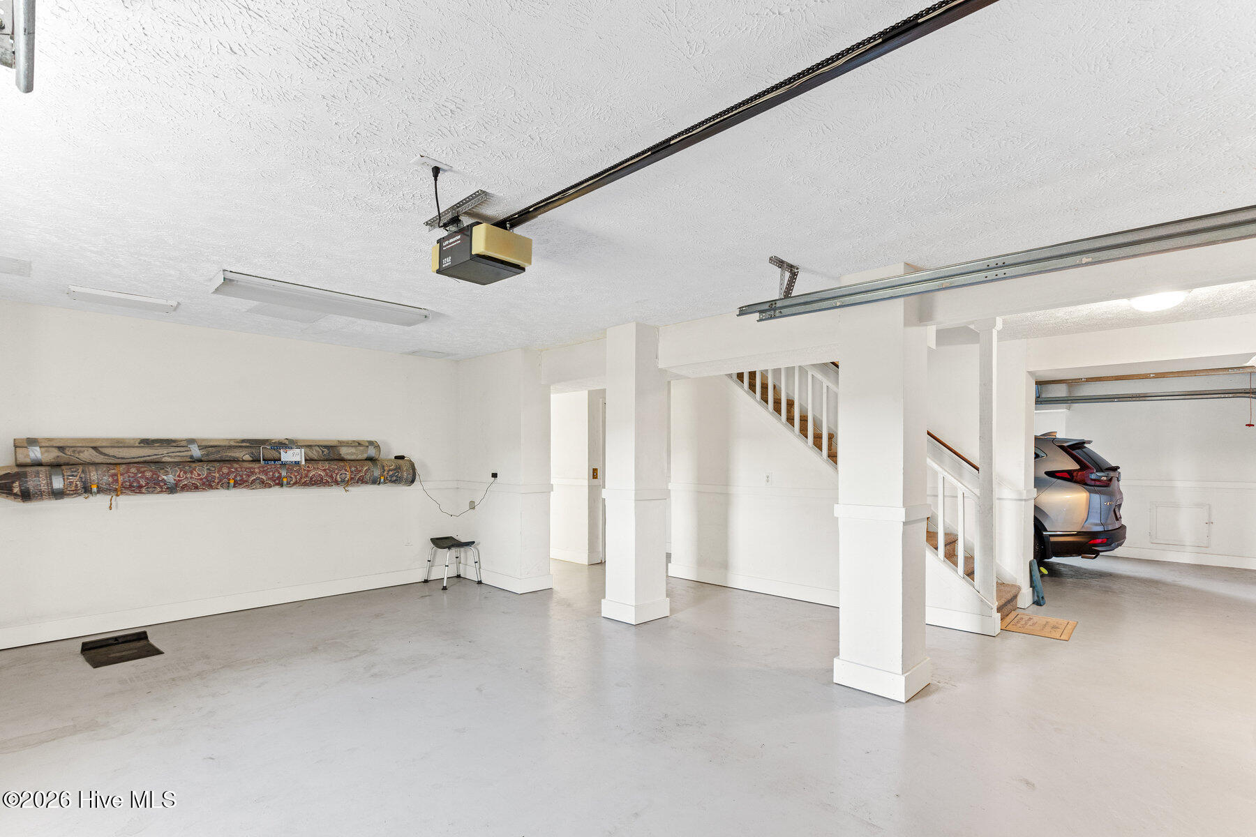 100558042 | Photo 56