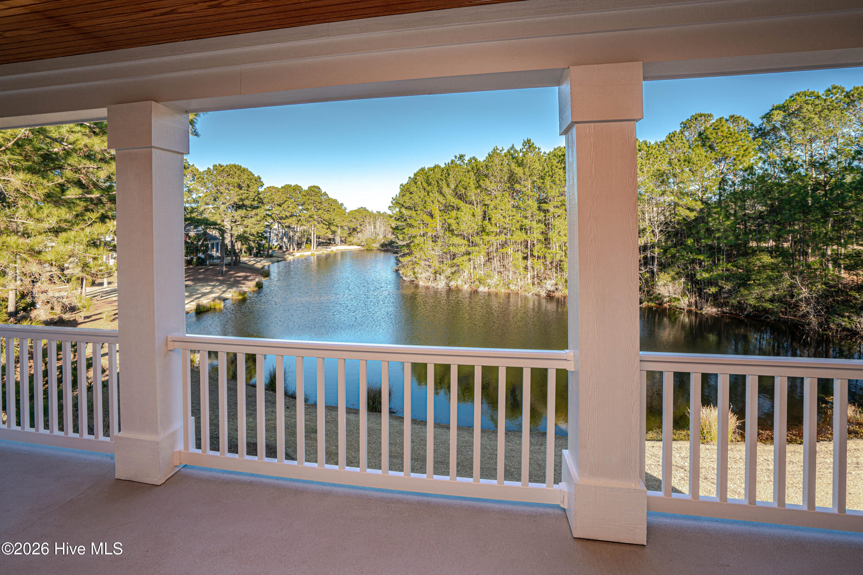 100550389 | Photo 63