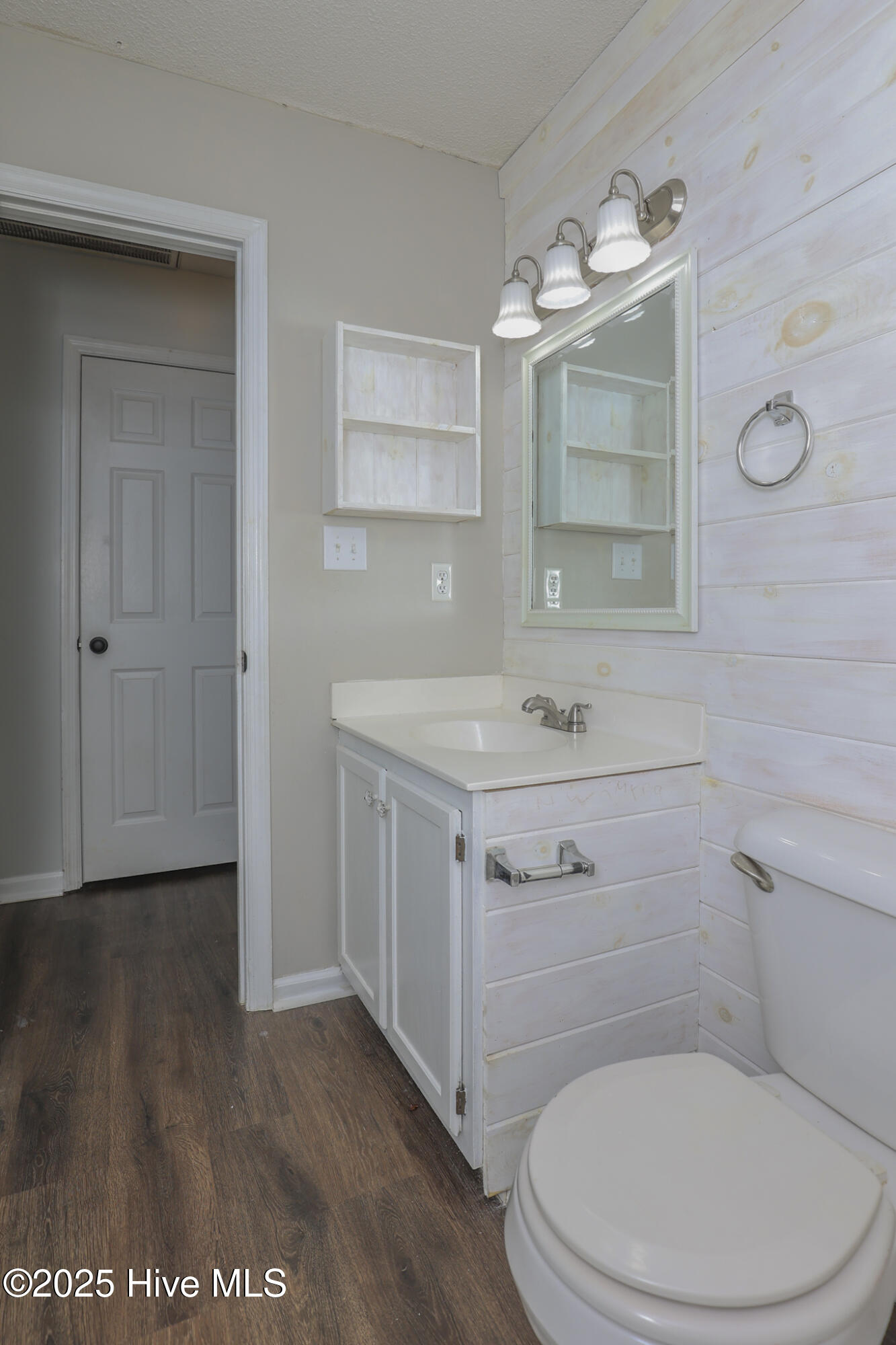 100522542 | Photo 24