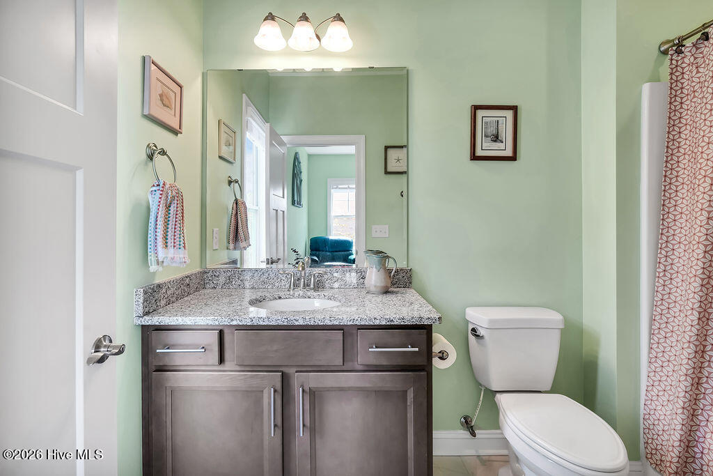 100561587 | Photo 33