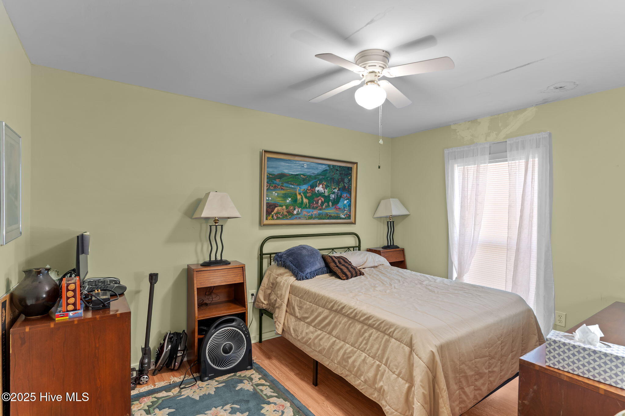 100536302 | Photo 33