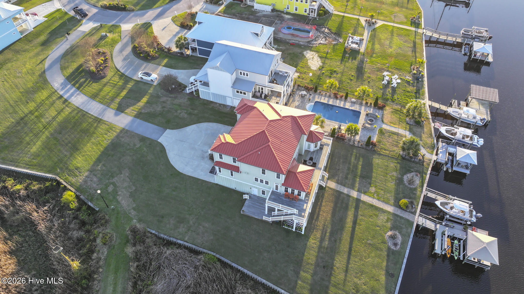 100564297 | Photo 57