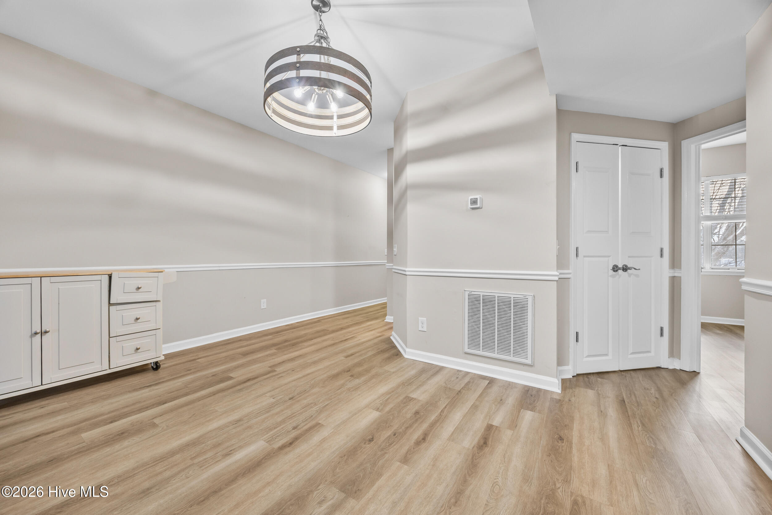 100551479 | Photo 15