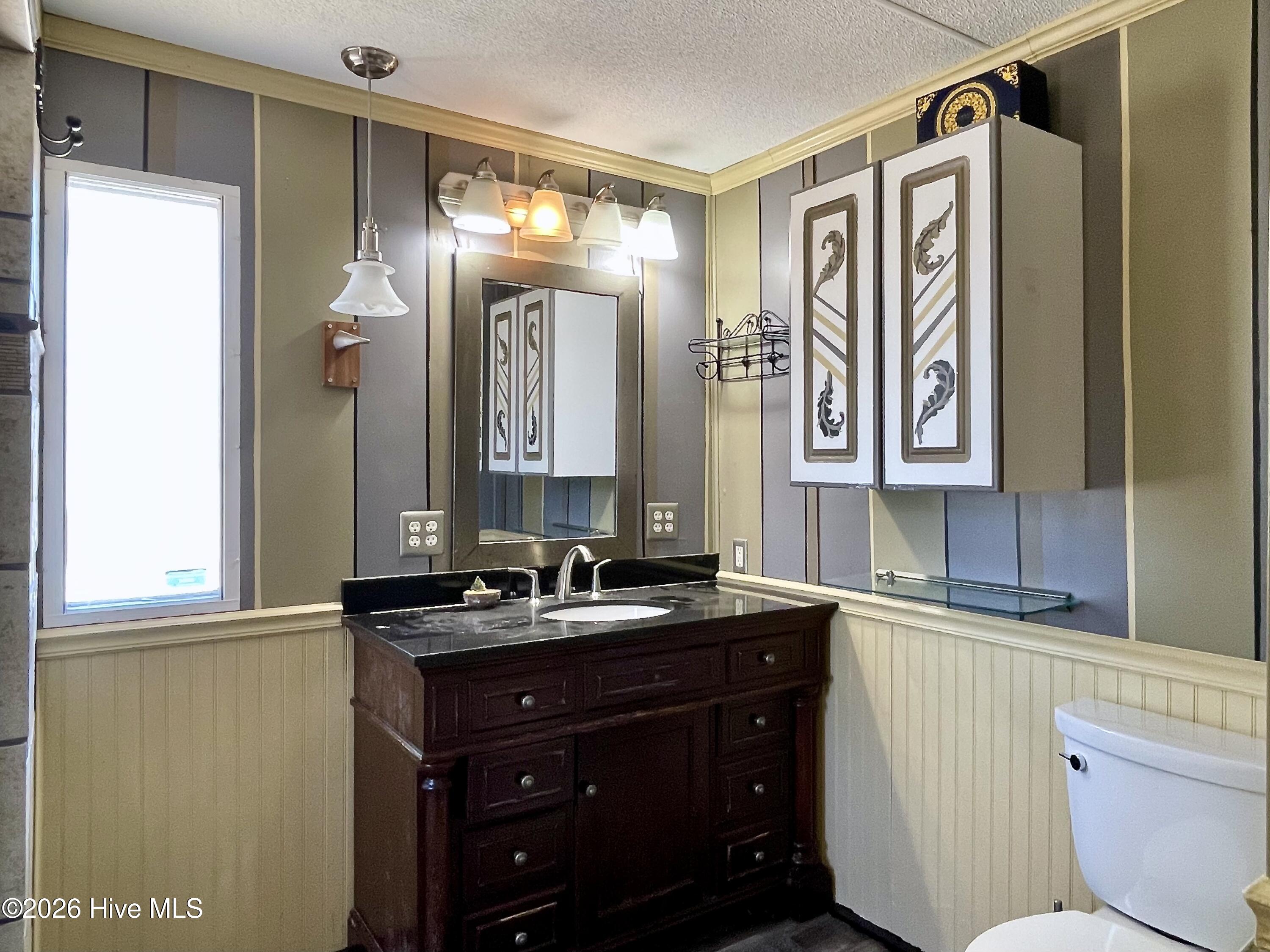 100569888 | Photo 26