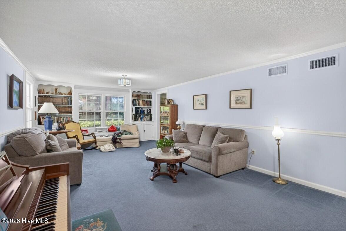 100569316 | Photo 24