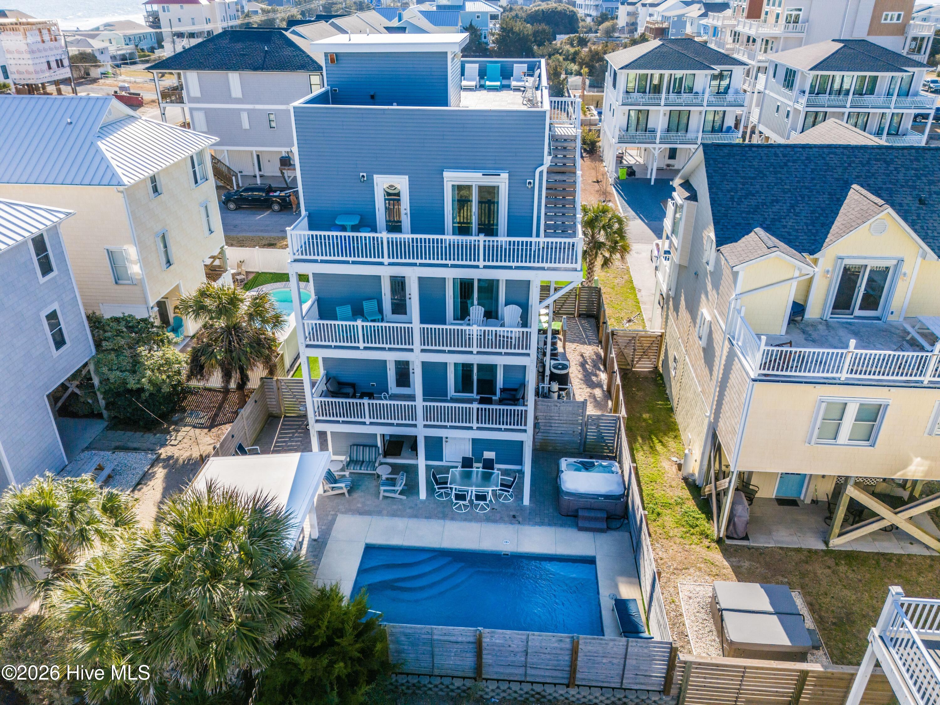 100554934 | Photo 77