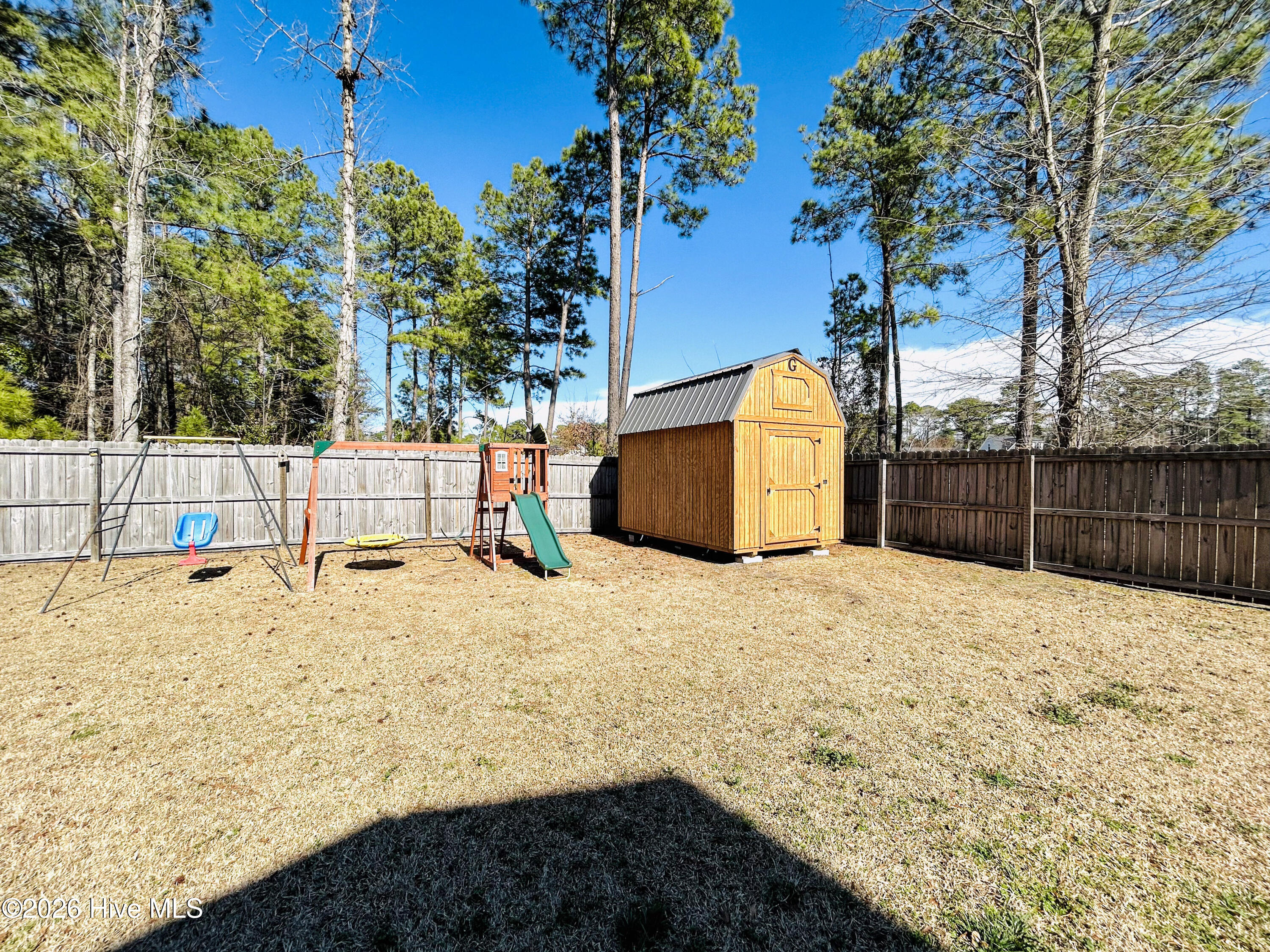 100557400 | Photo 51