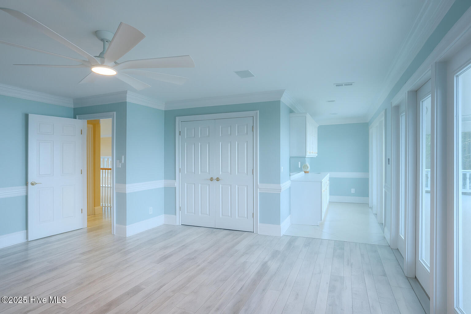 100512986 | Photo 48