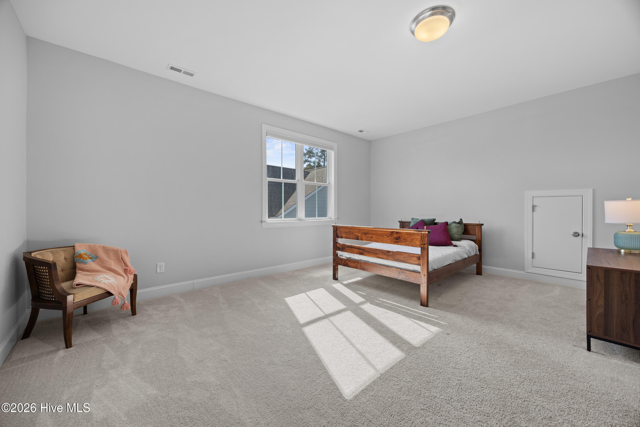 100554095 | Photo 35