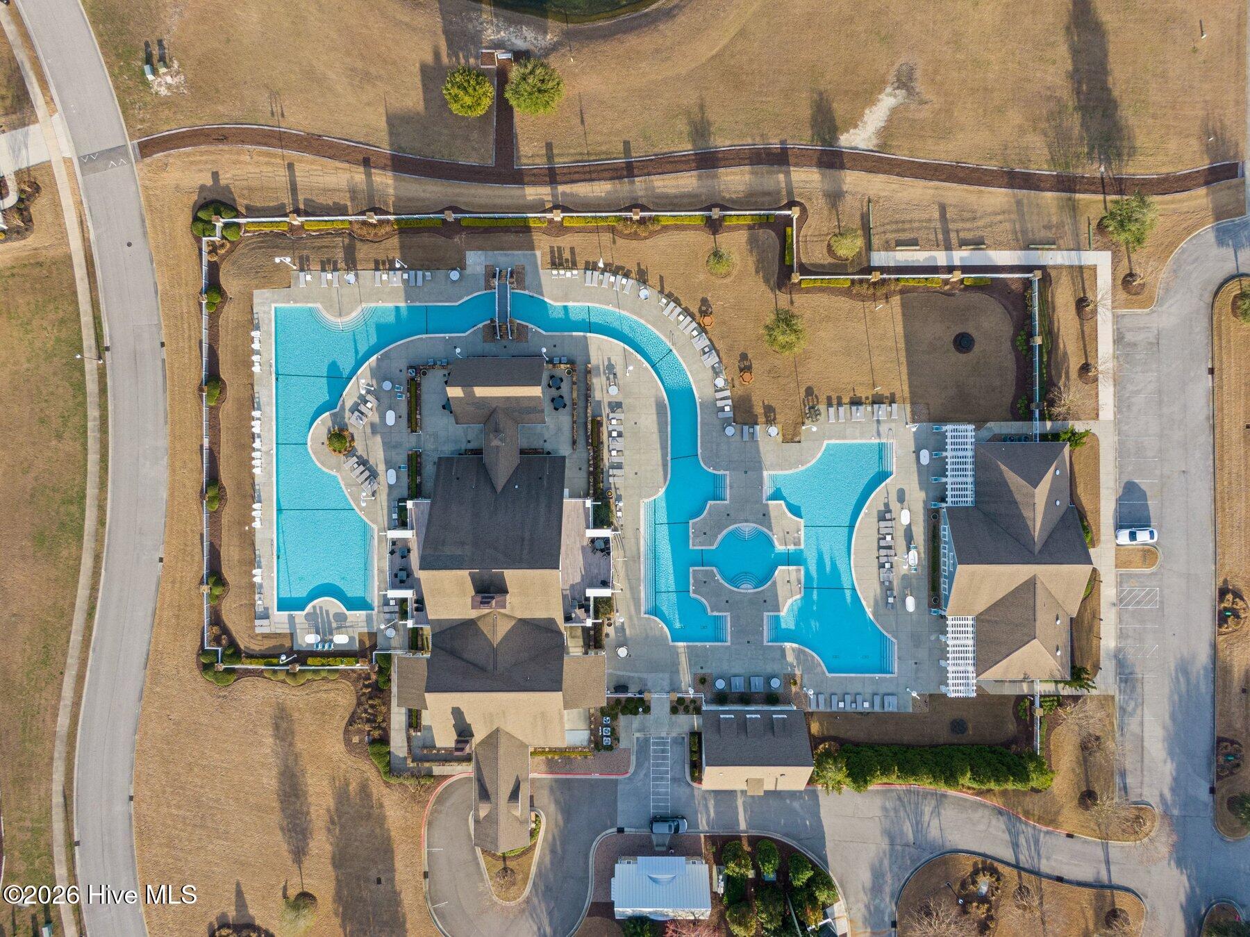 100558879 | Photo 53