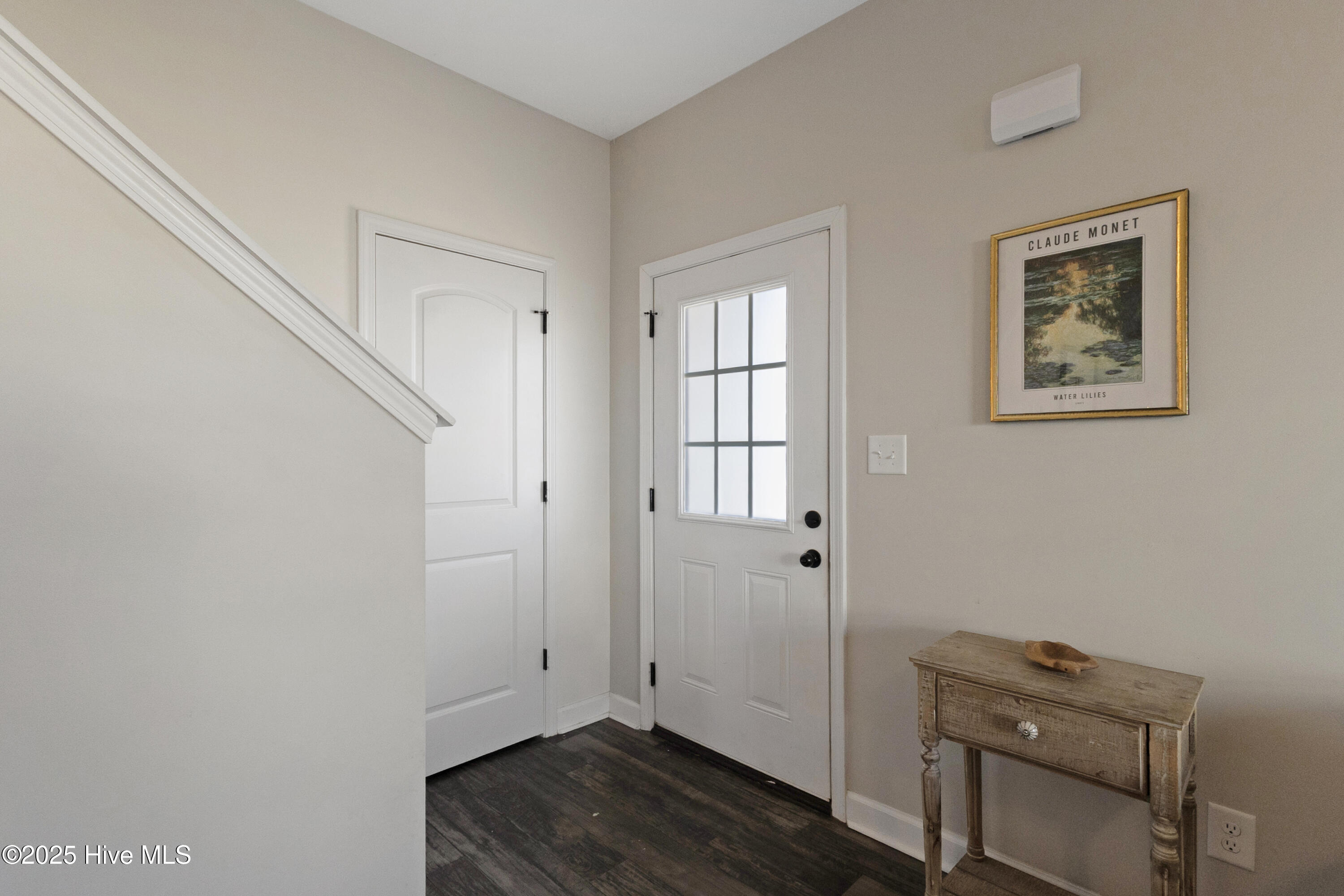 100569924 | Photo 25