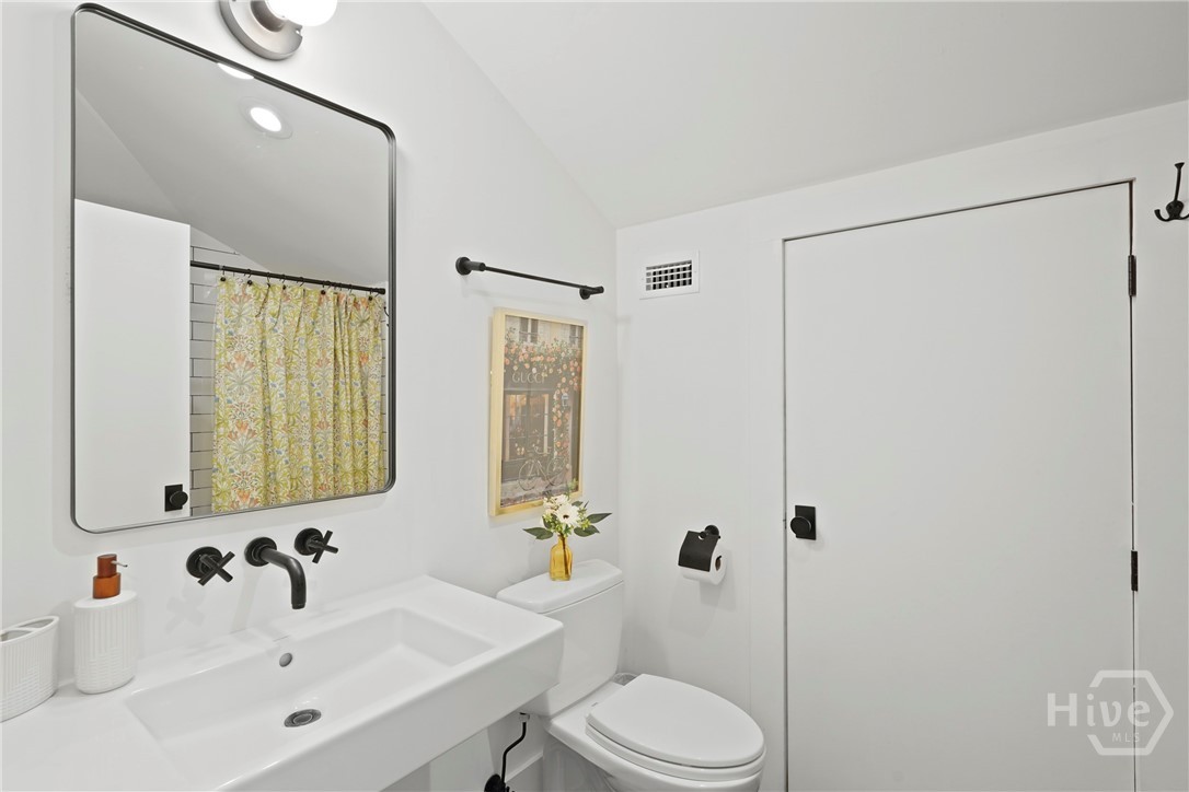 415 Whitaker Street, Savannah, GA, 31401