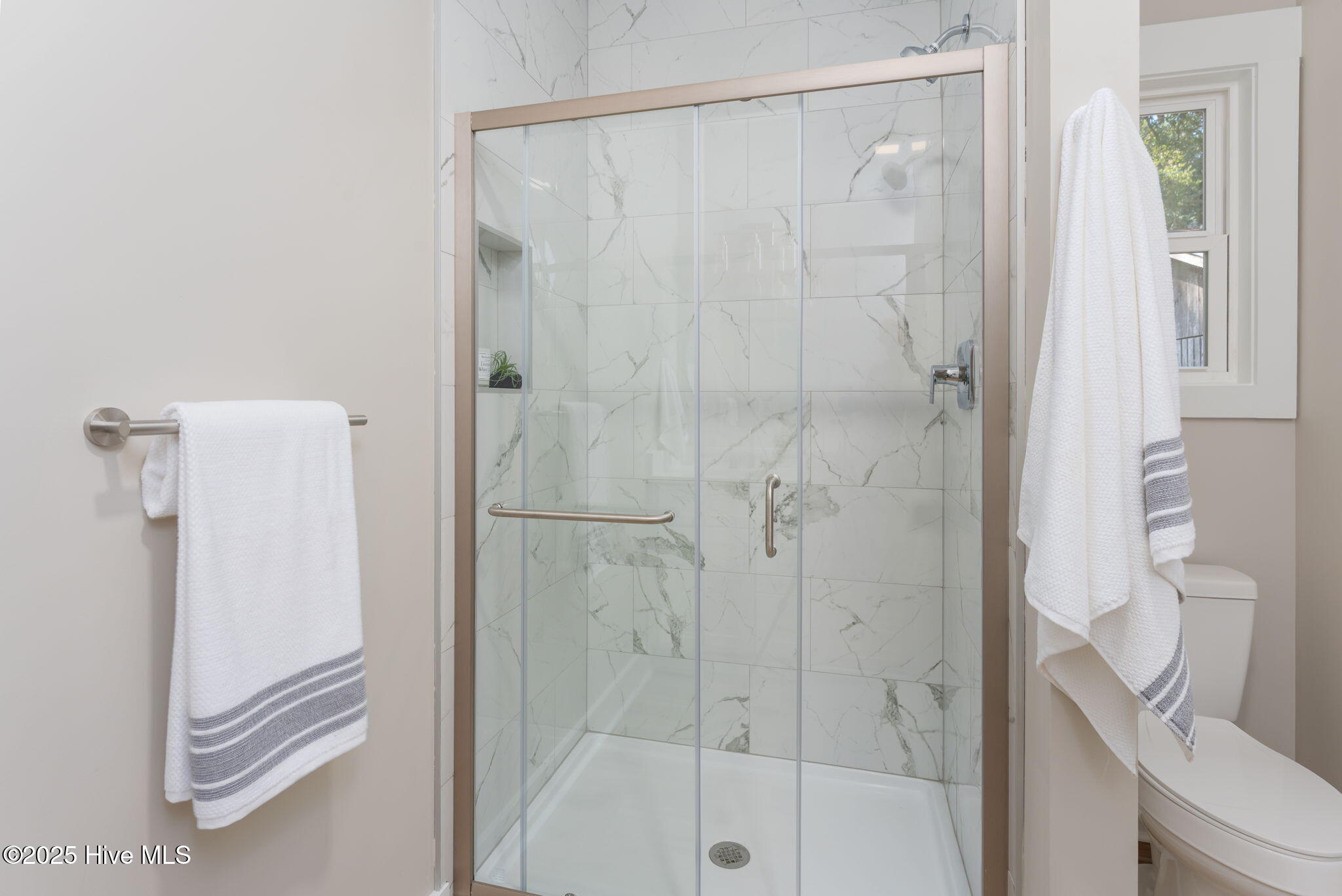 100541520 | Photo 33