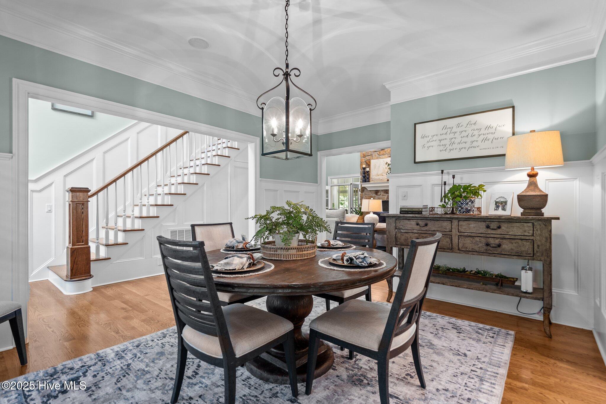 100565962 | Photo 24