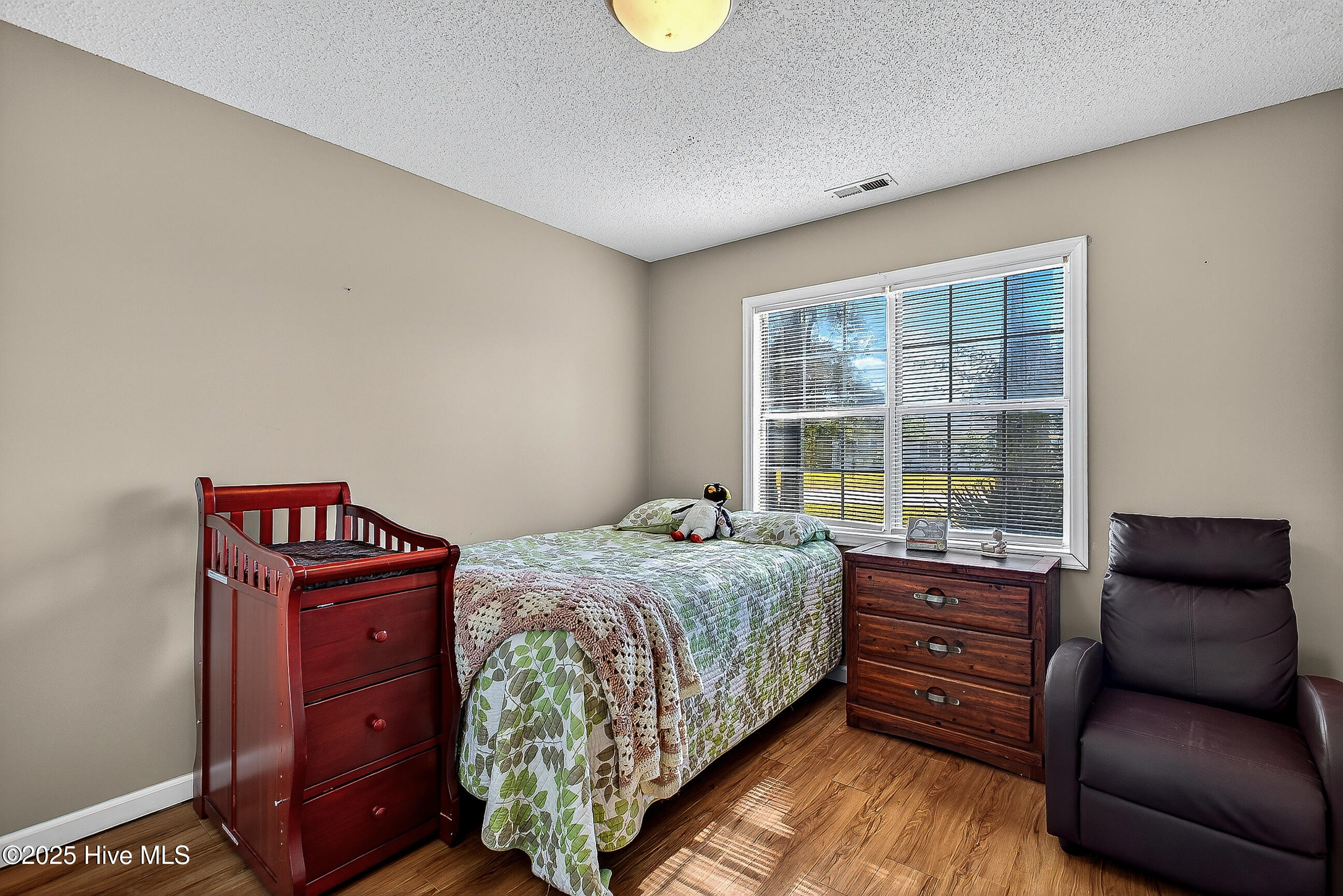 100537461 | Photo 20