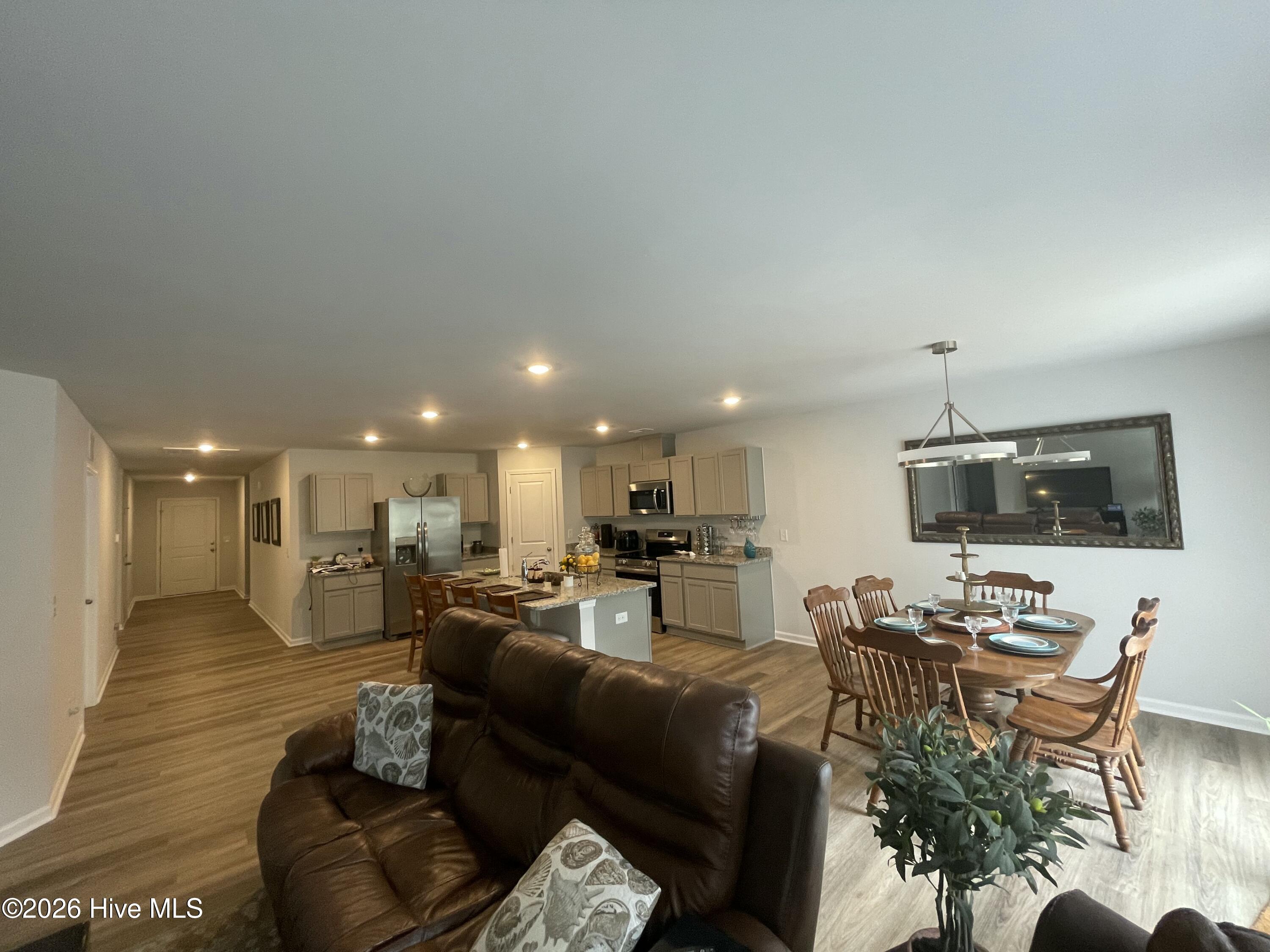 100559833 | Photo 10