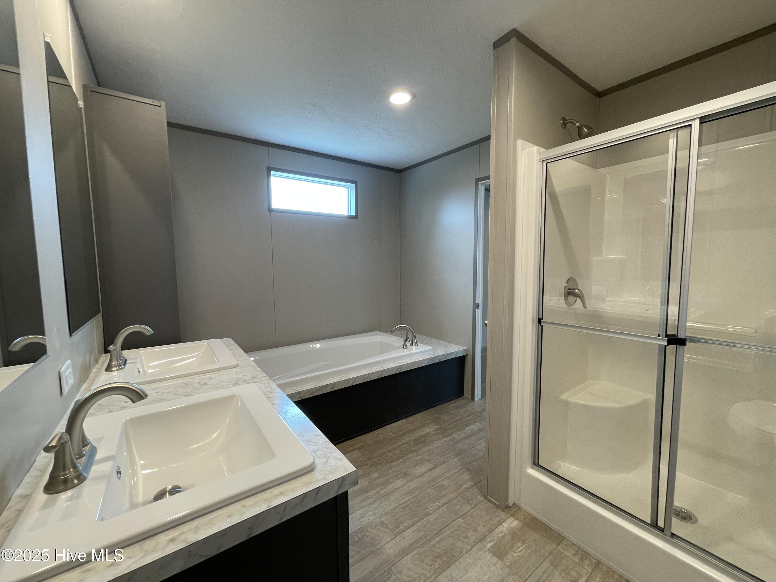 100507283 | Photo 14