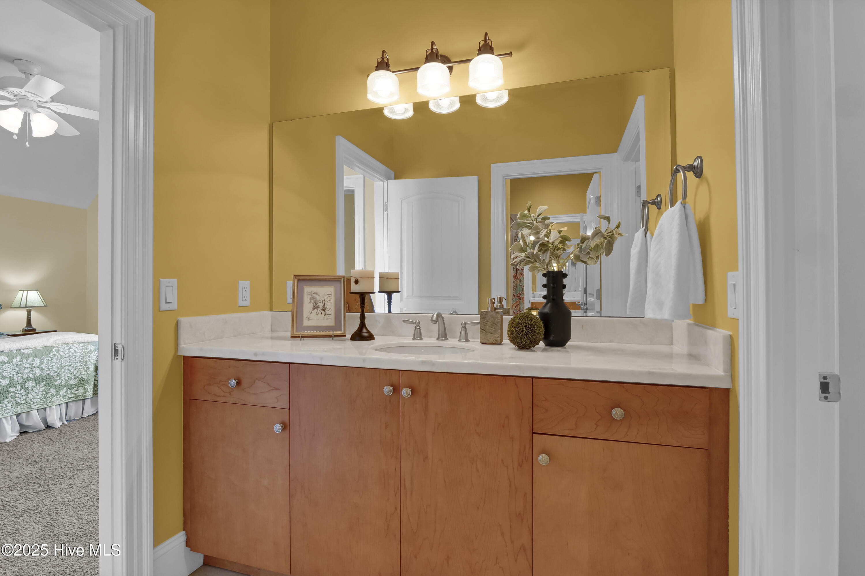 100505829 | Photo 17