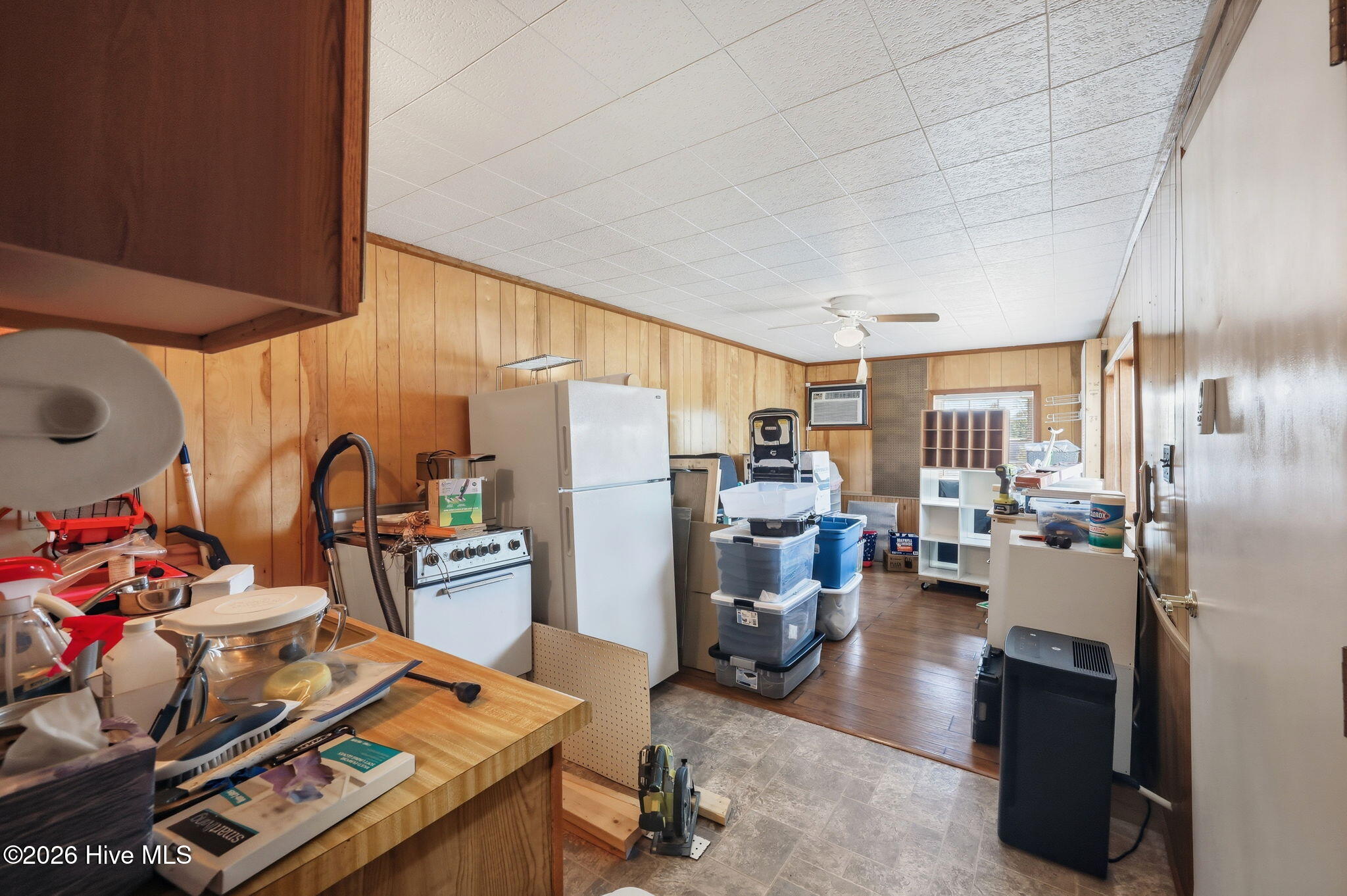 1572 Living Room/Kitchen