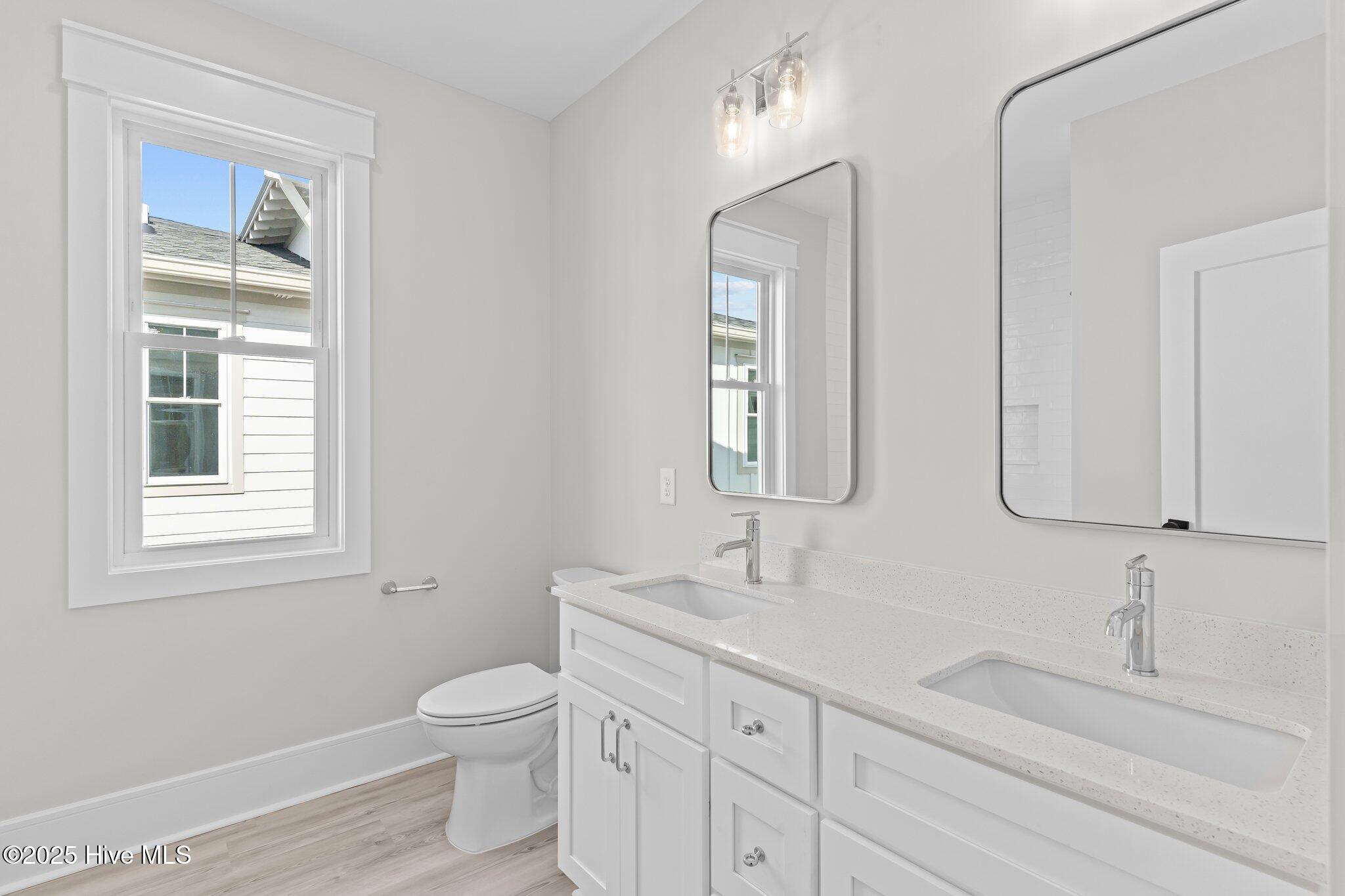 100489712 | Photo 30