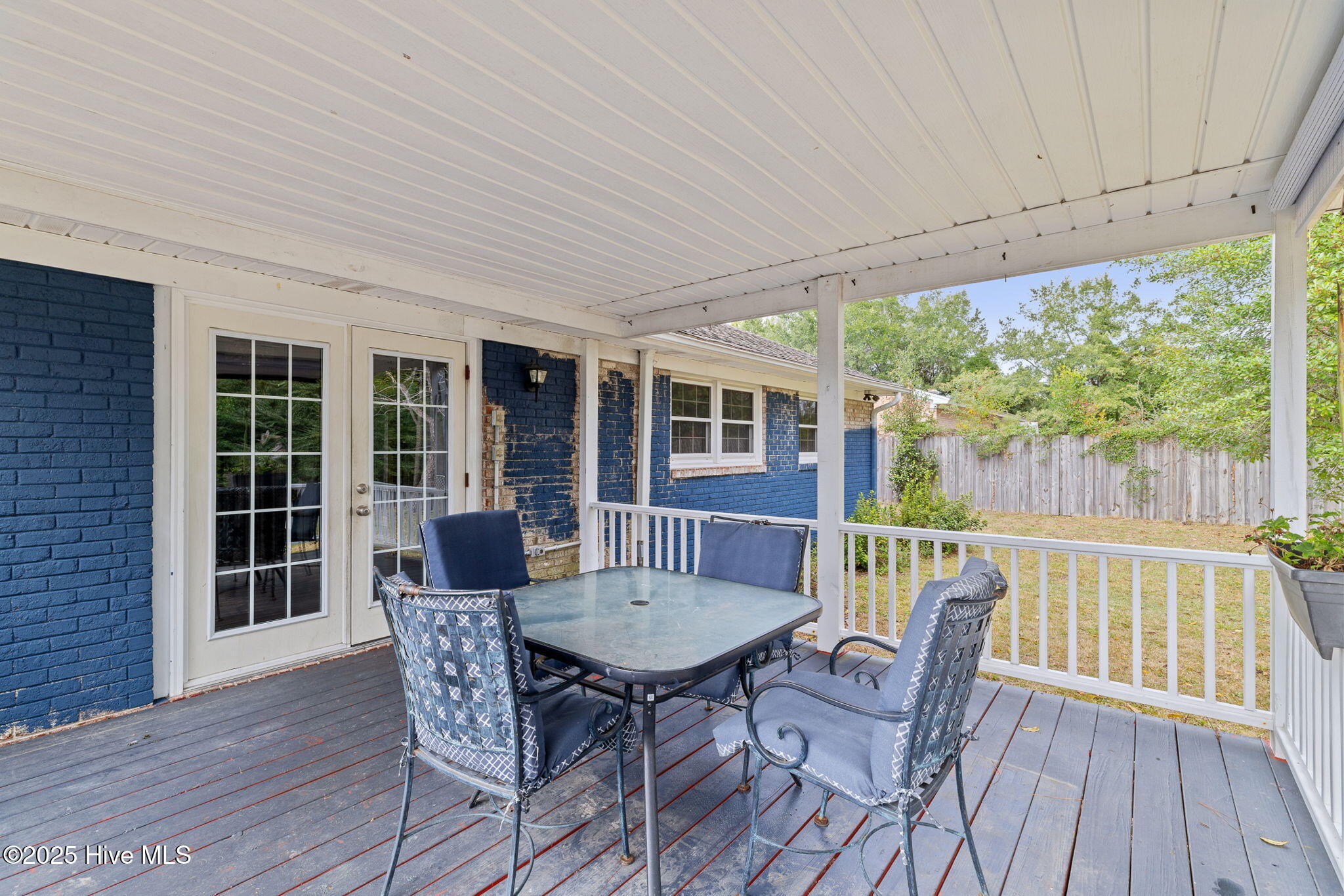 100539016 | Photo 38