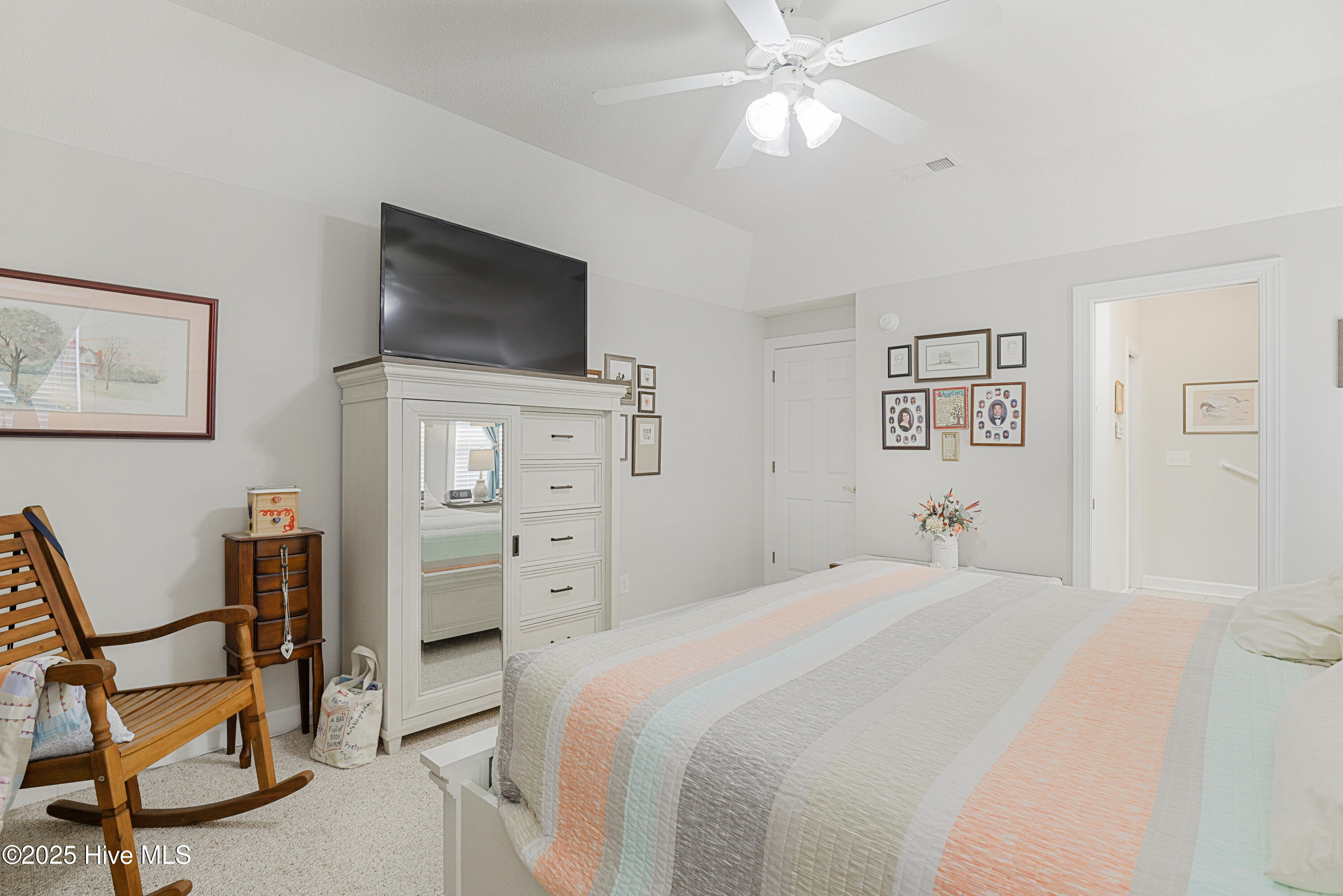 100530052 | Photo 16