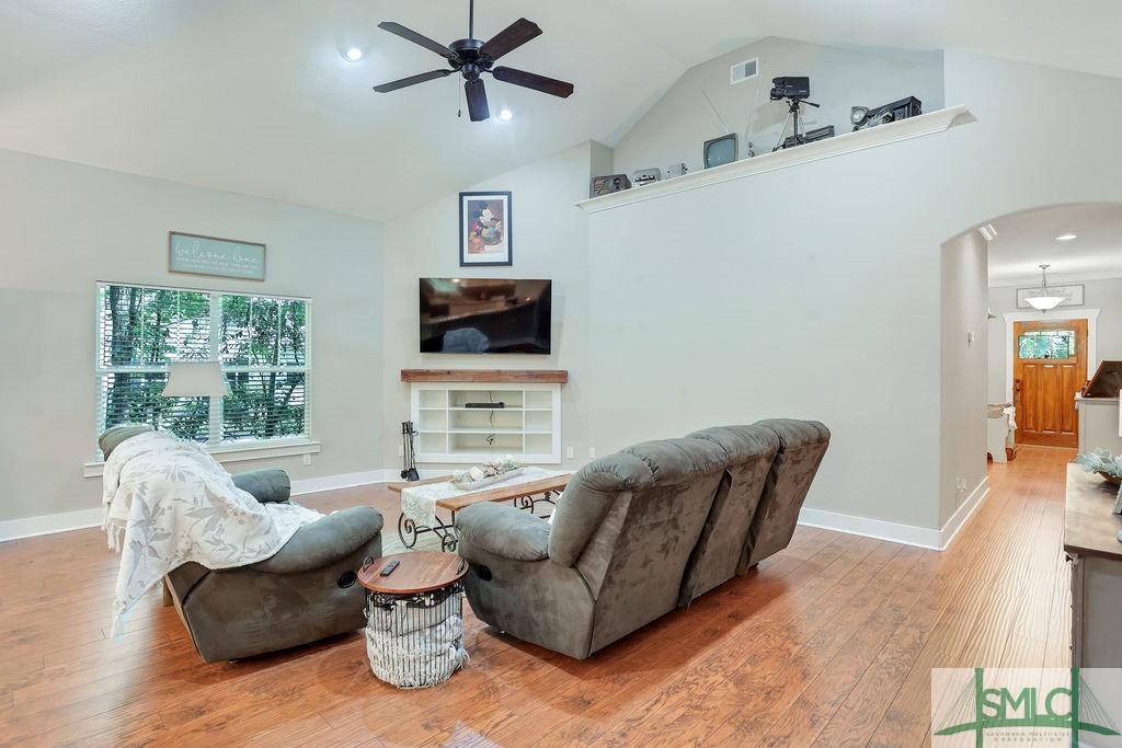 190 Blackjack Oak Drive E, Richmond Hill, GA, 31324