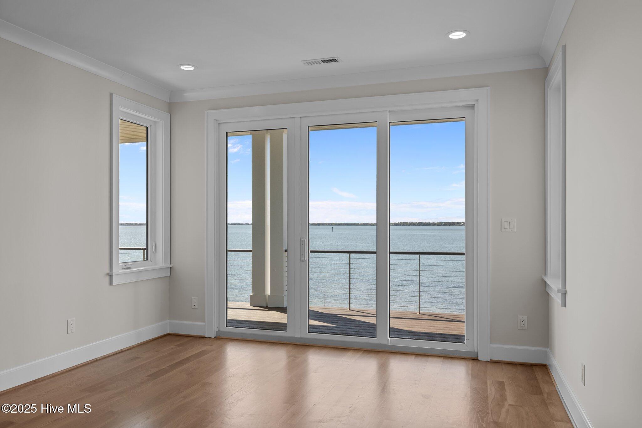 4737 S S Shore Dr Drive, Morehead City, NC, 28557