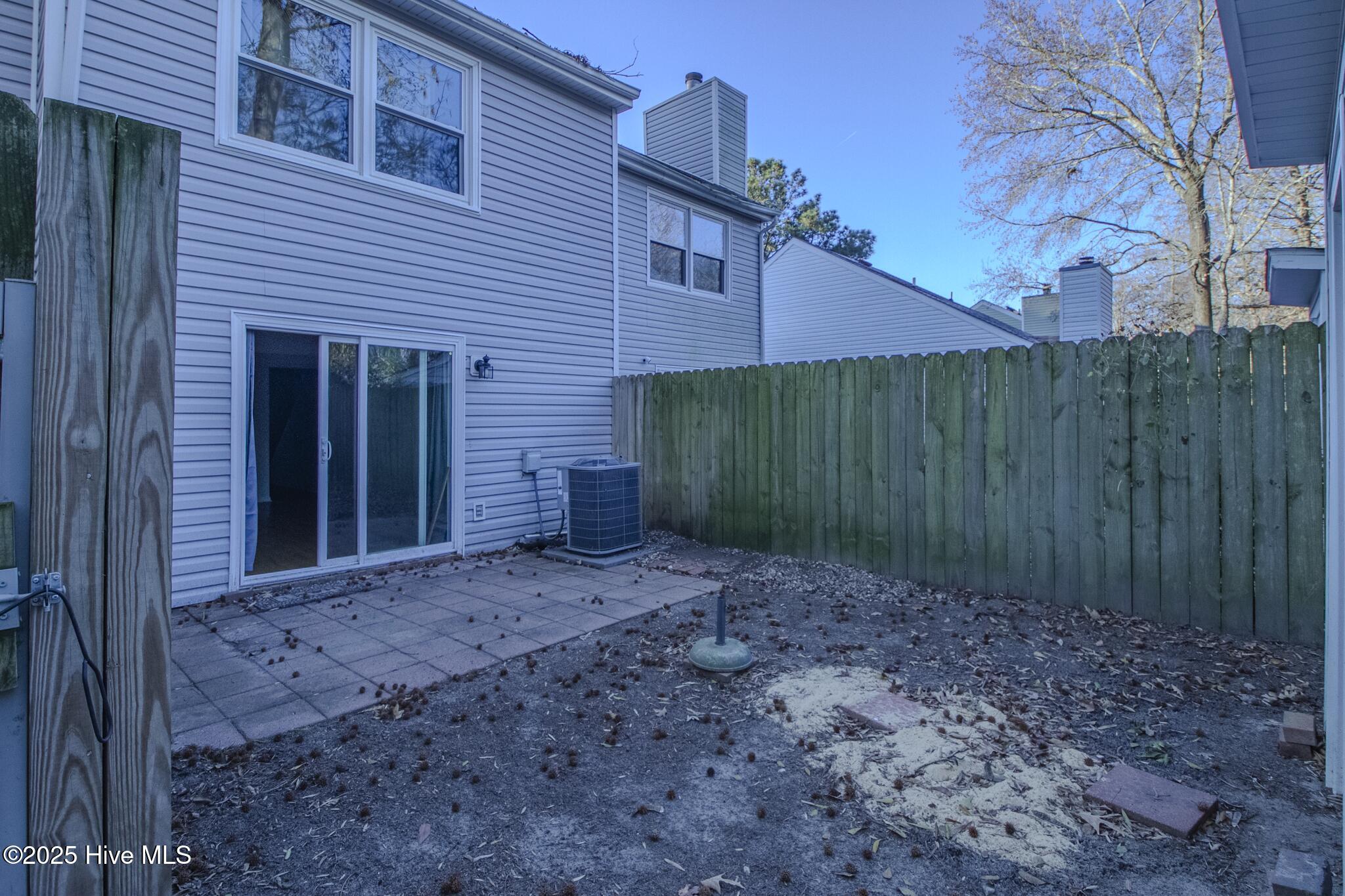 100545598 | Photo 22