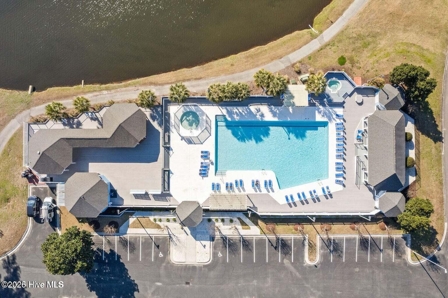 100553963 | Photo 18