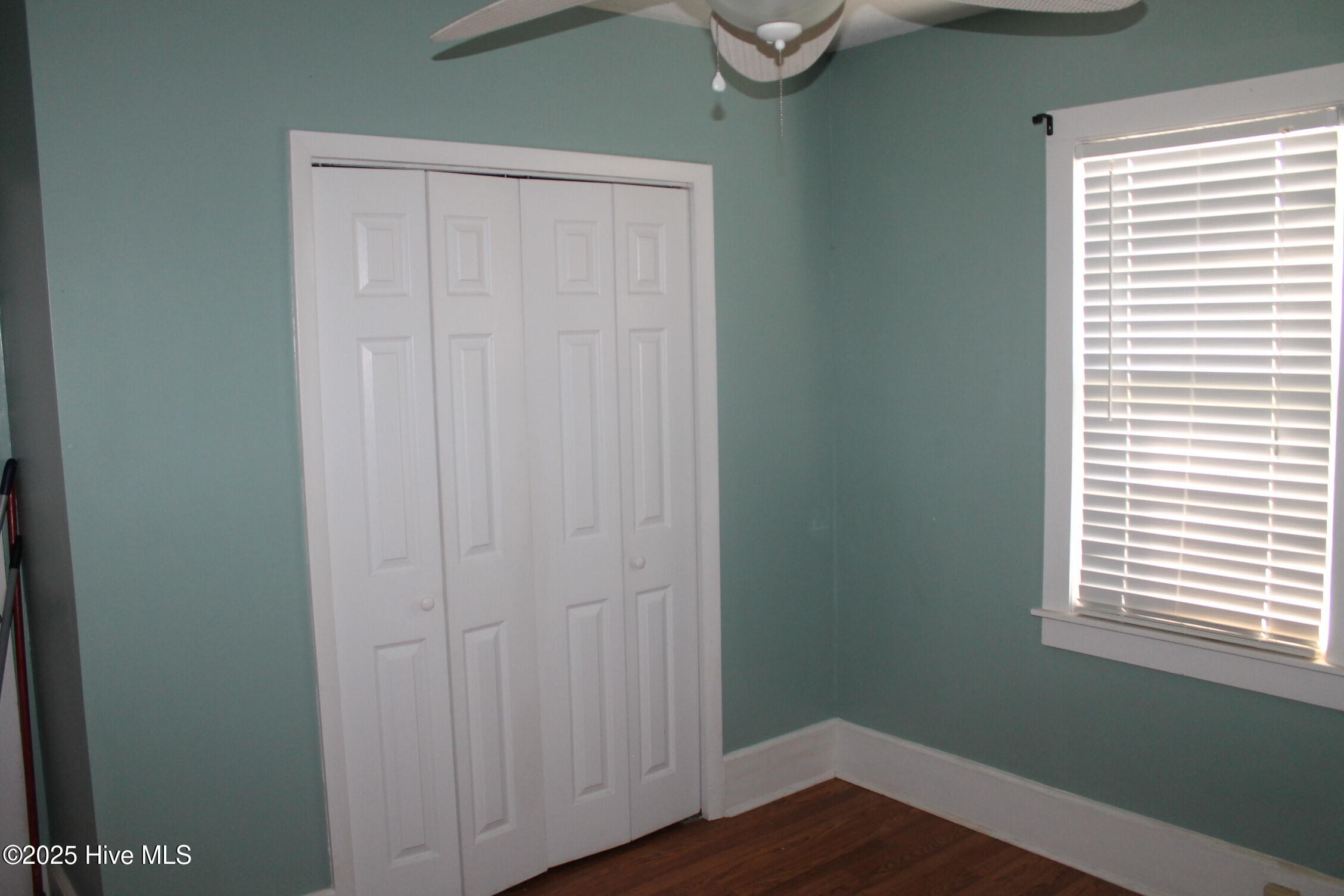 100535341 | Photo 33