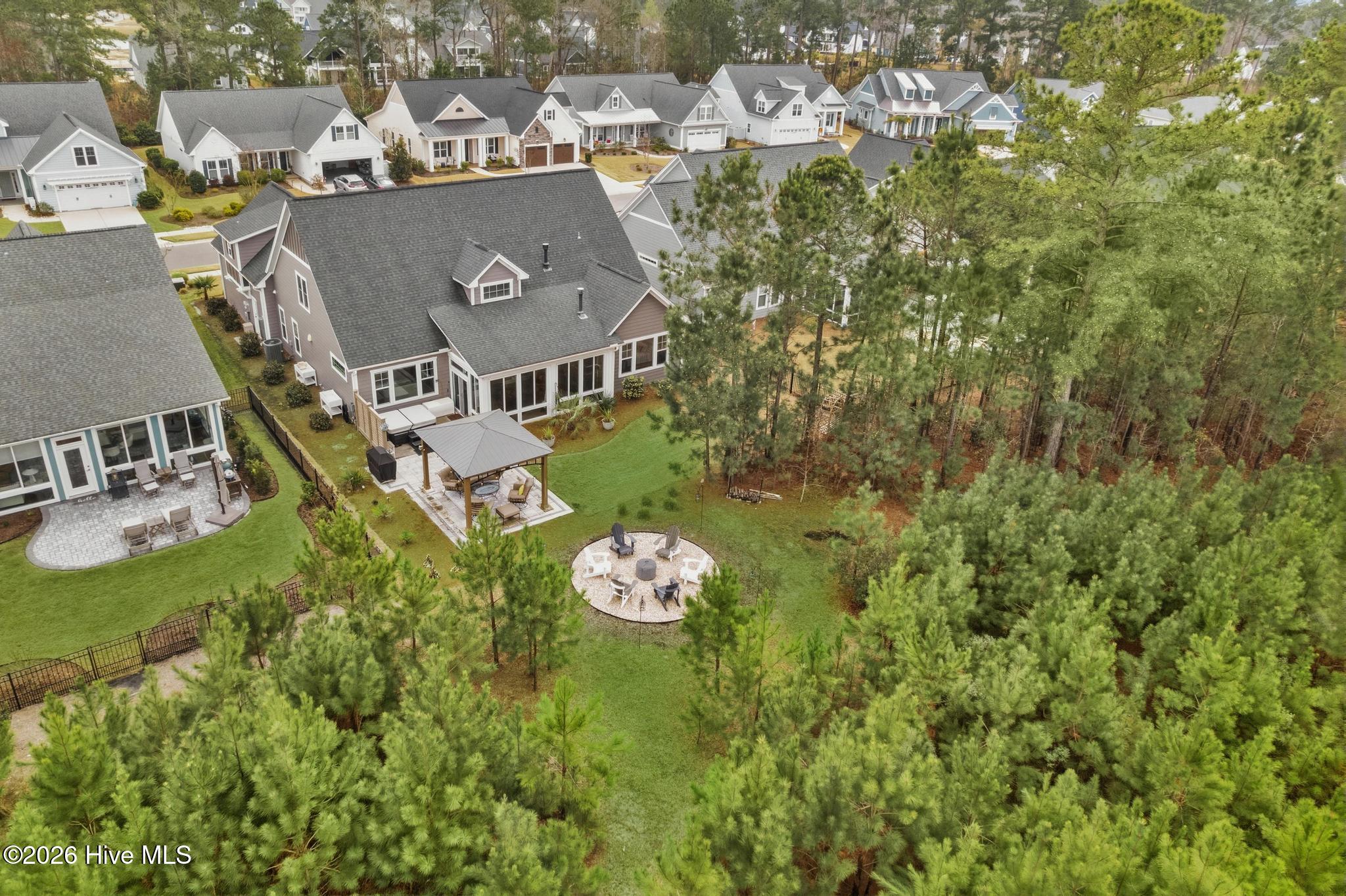 100561438 | Photo 47