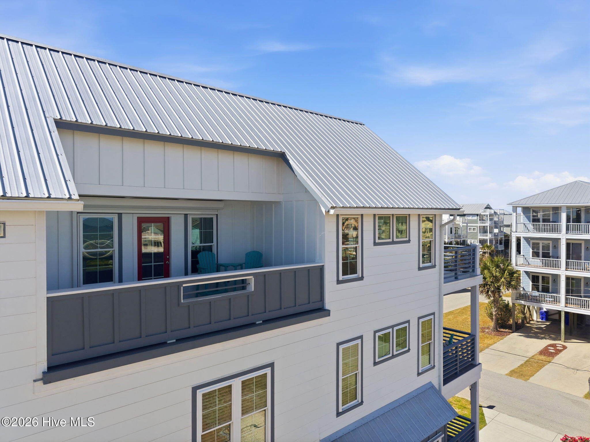 100570056 | Photo 85