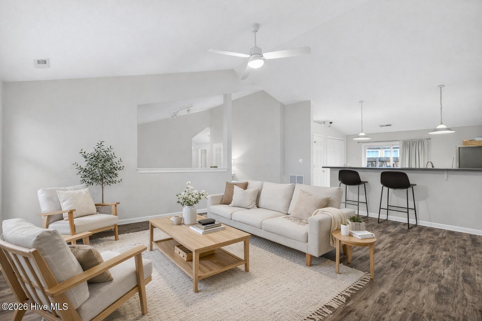 100543269 | Photo 14