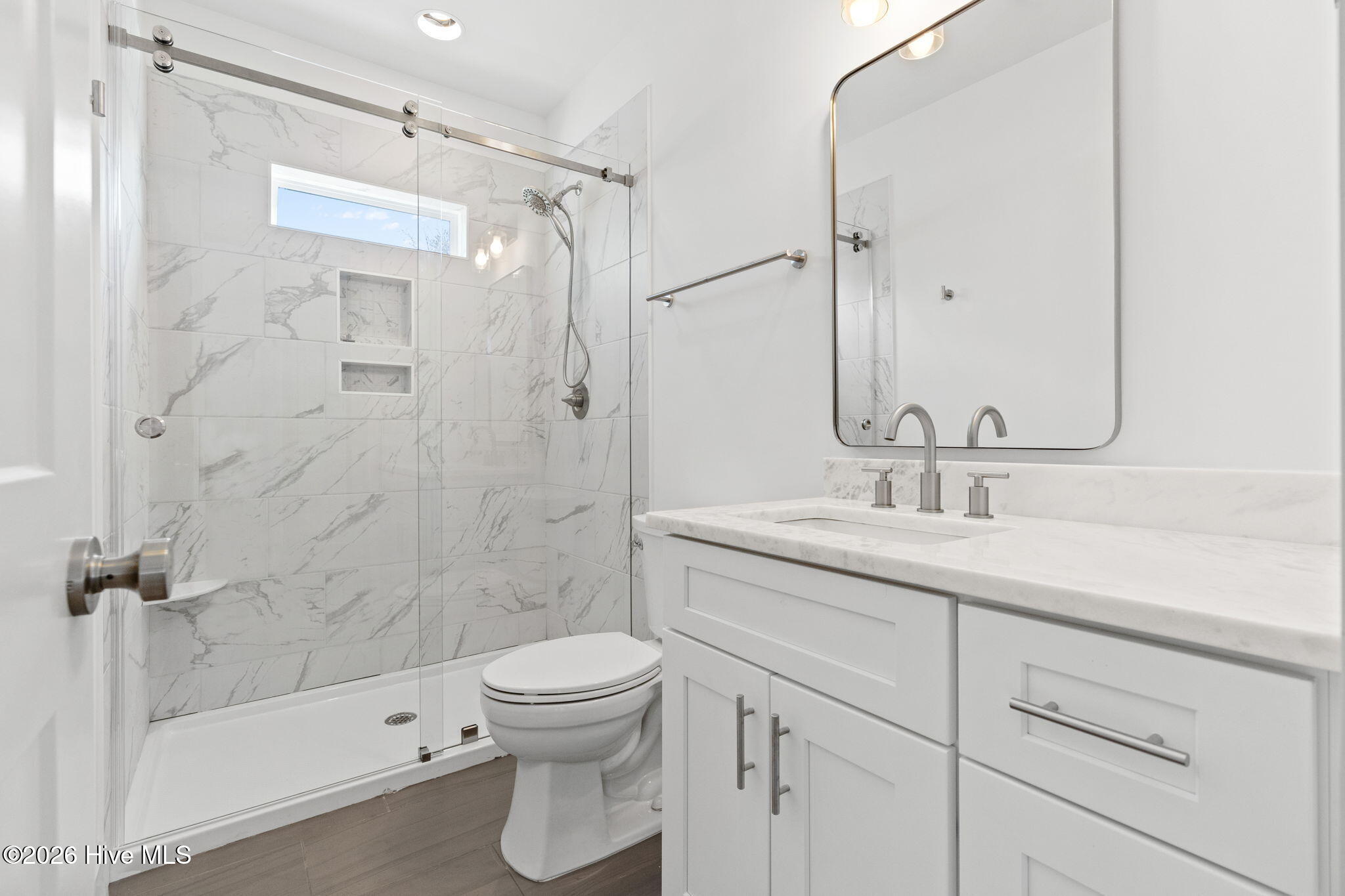 100541955 | Photo 26