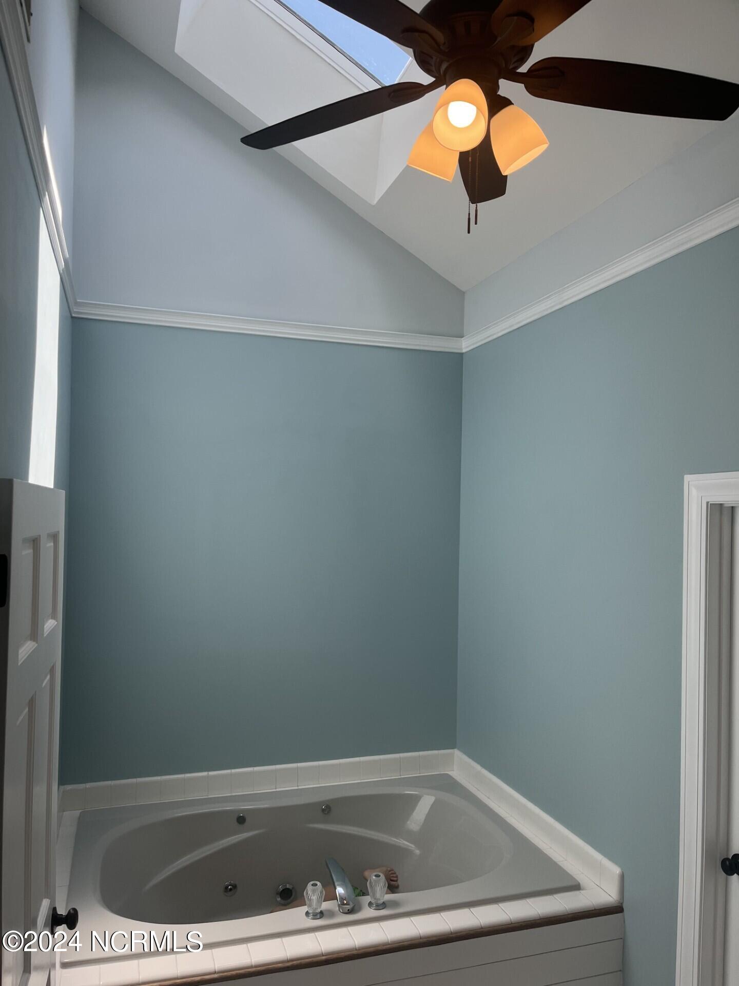 100570144 | Photo 32